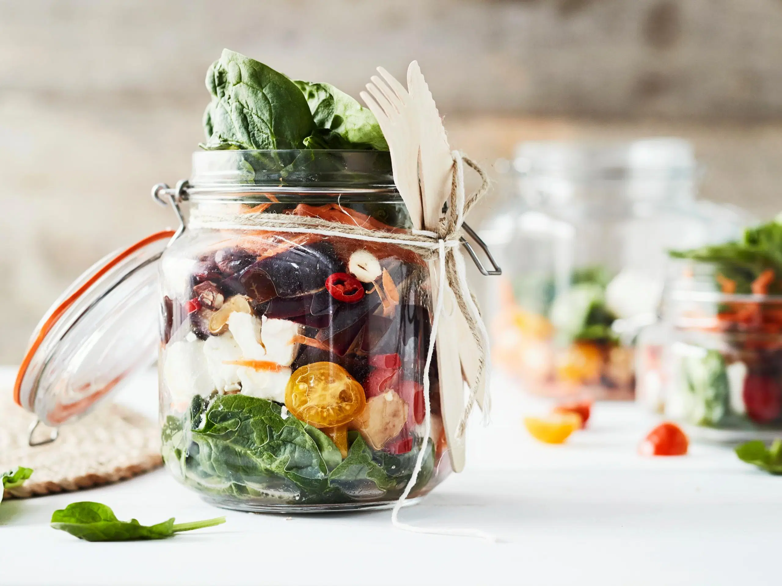 Feta-munakoisokerrossalaatti