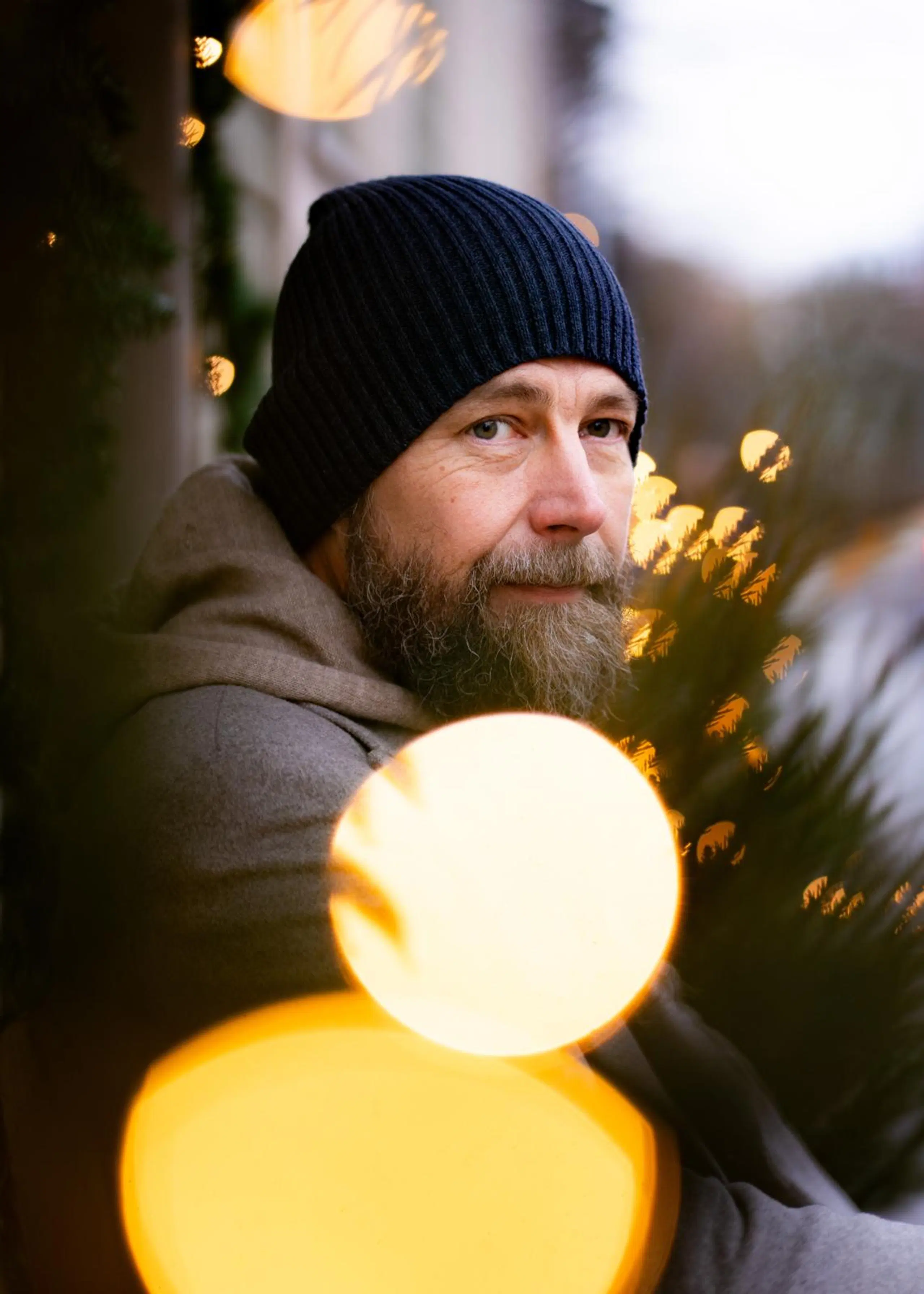 Tero Vesterinen ulkojouluvalojen hehkussa