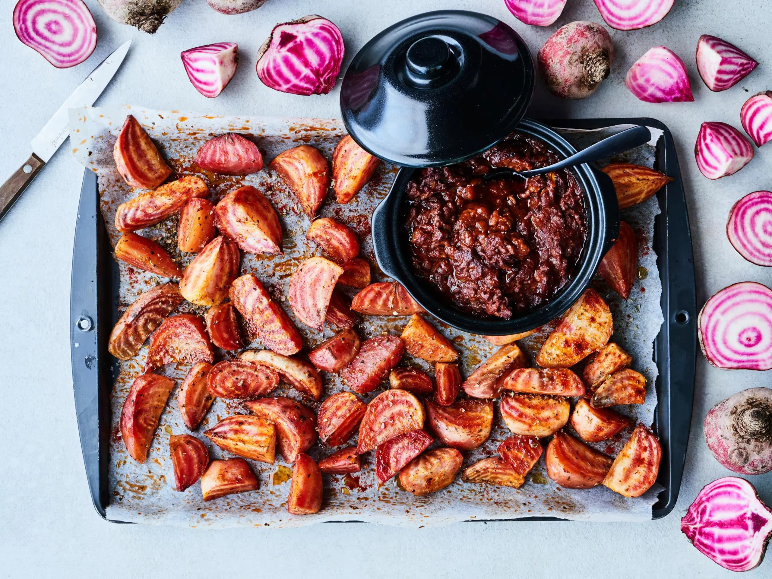 Raitajuurilohkot ja uunibolognese