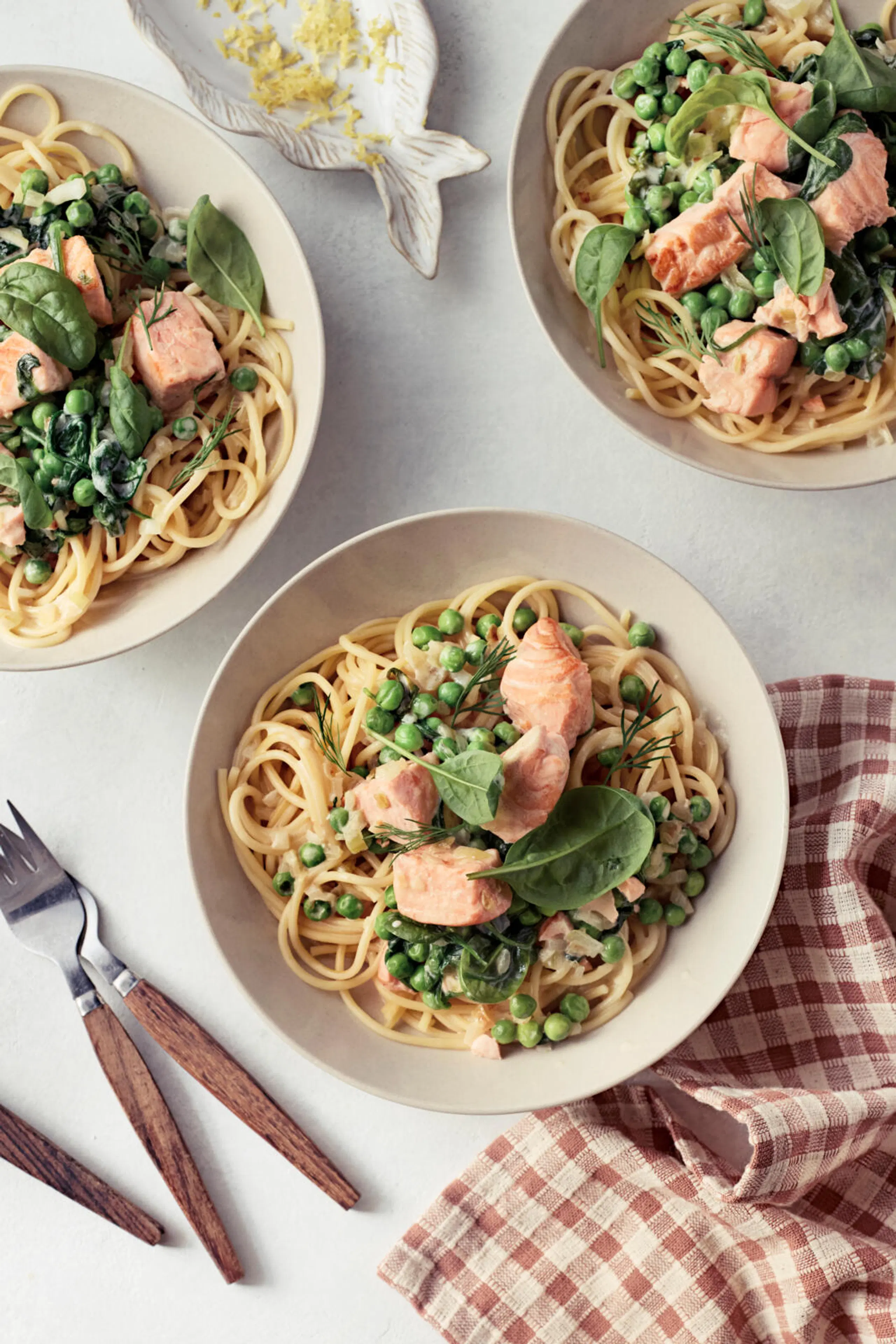 Kermainen lohipasta