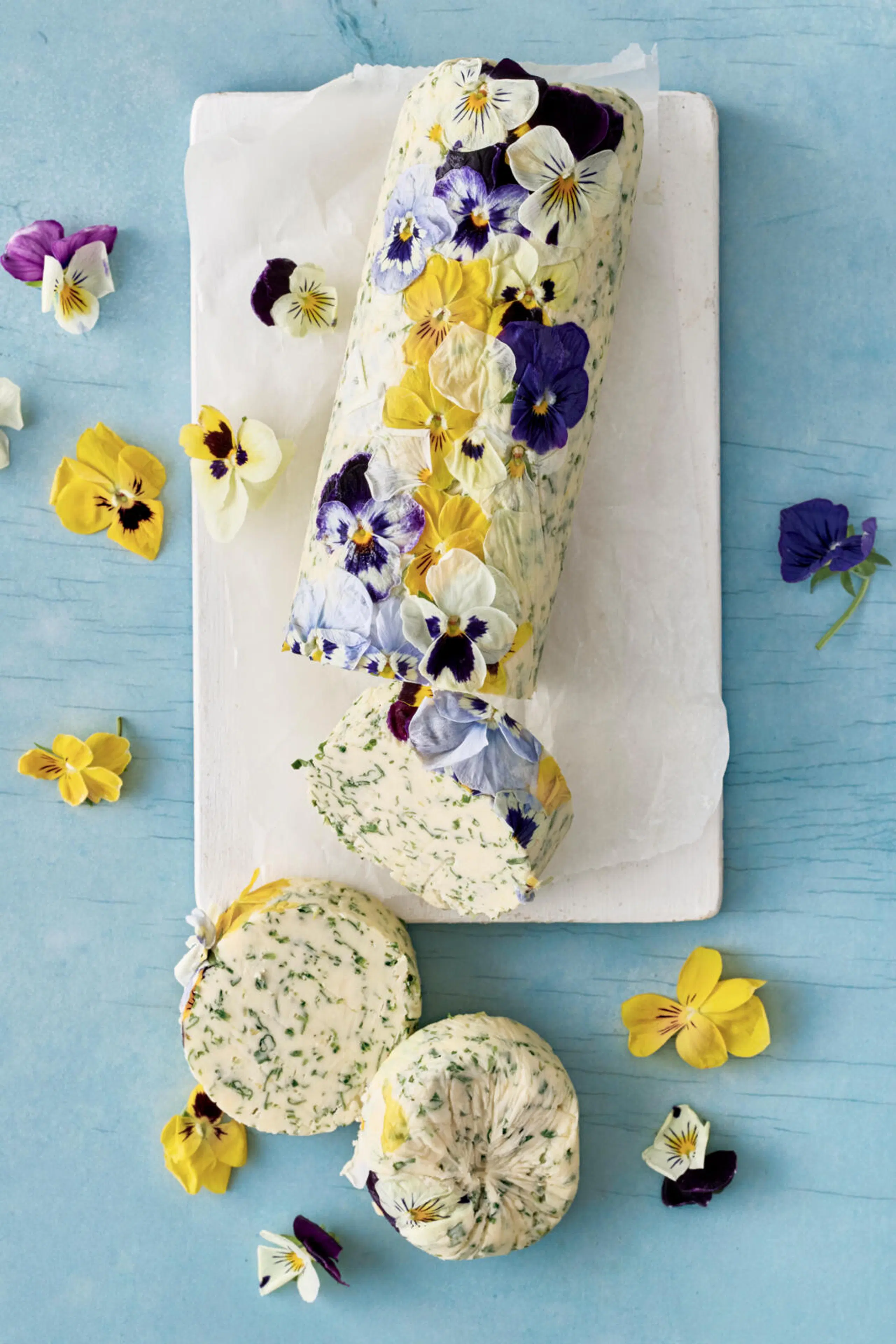 Yrttivoi syötävillä kukilla