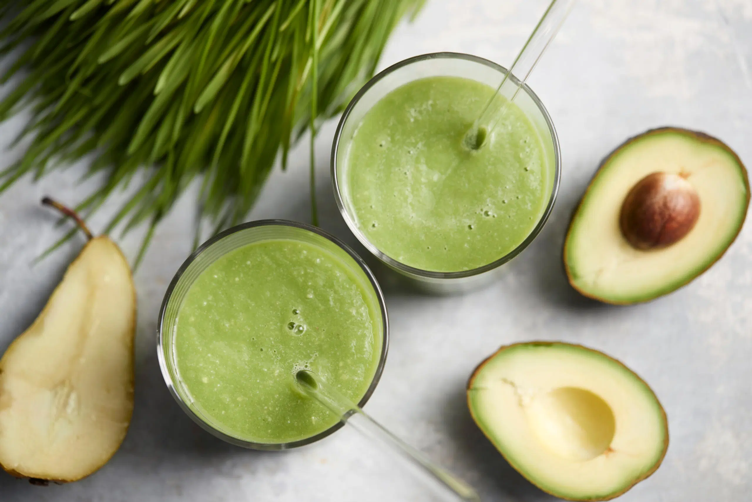 Avokado-vehnänorassmoothie