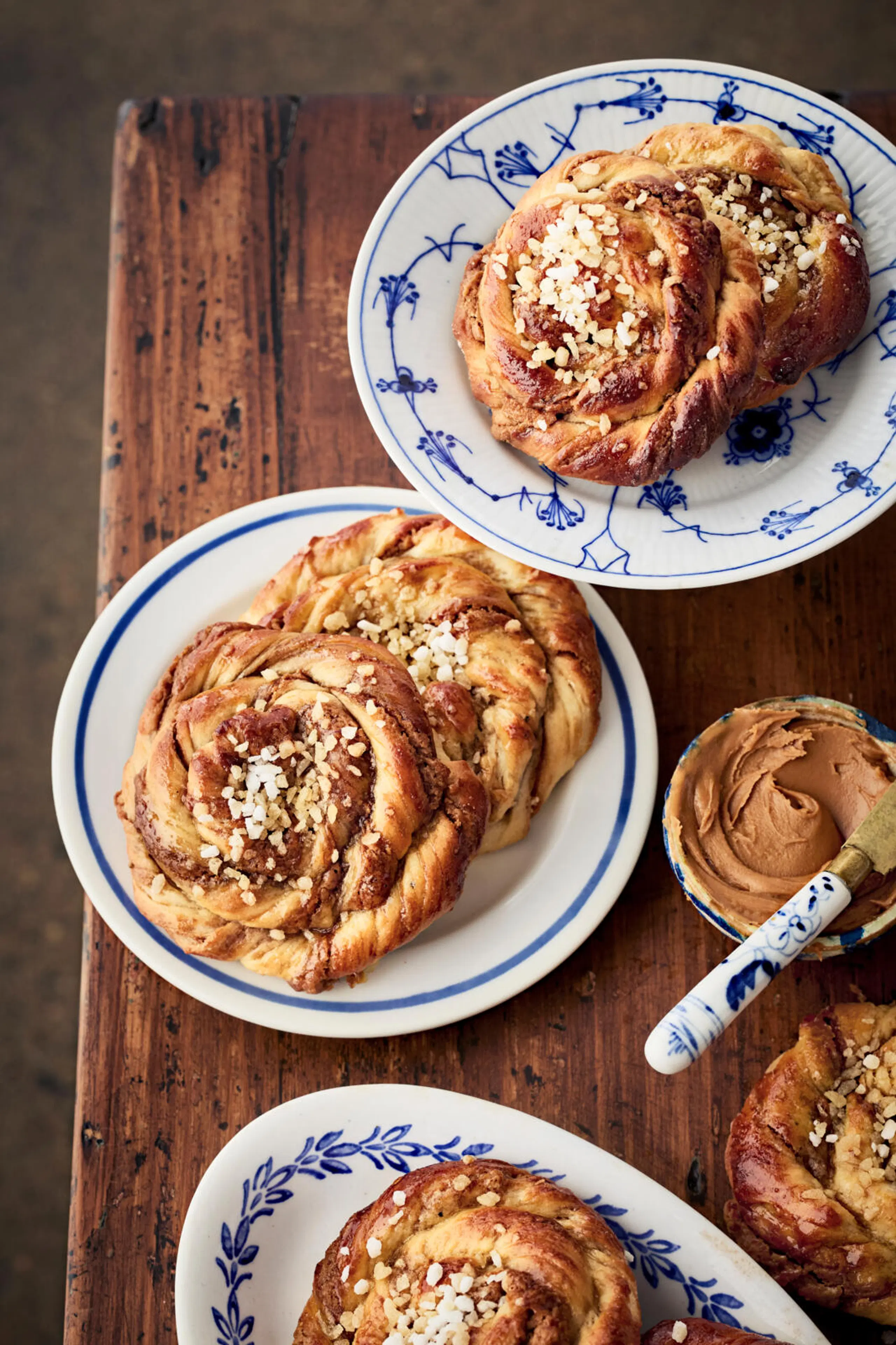 Korvapuustit Biscoff-tahnalla