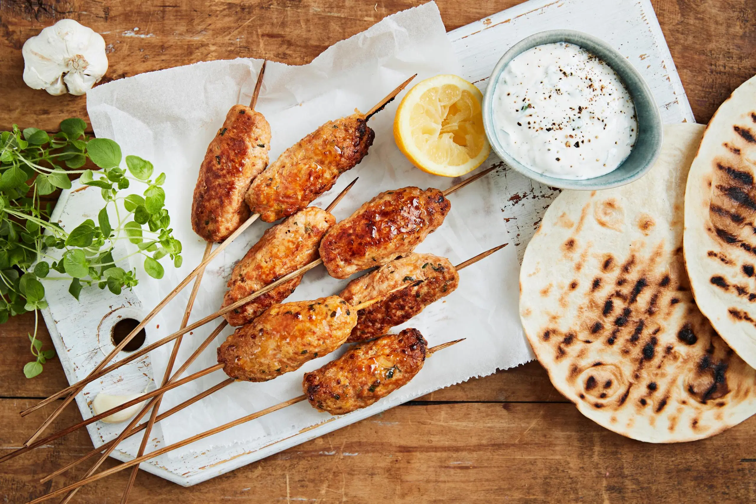 Oreganokebakot kermaviilikastikkeen ja sitruunan kanssa