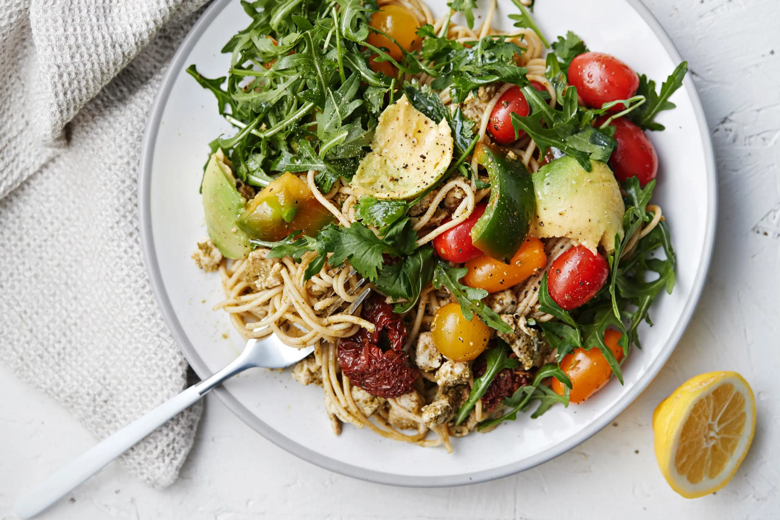 Sitruunainen kana-spagettisalaatti