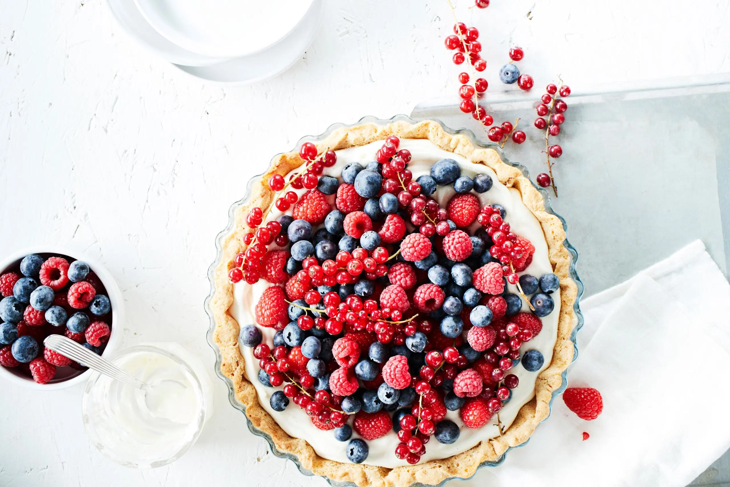 Puolittain paistettu tuoremarjapiiras