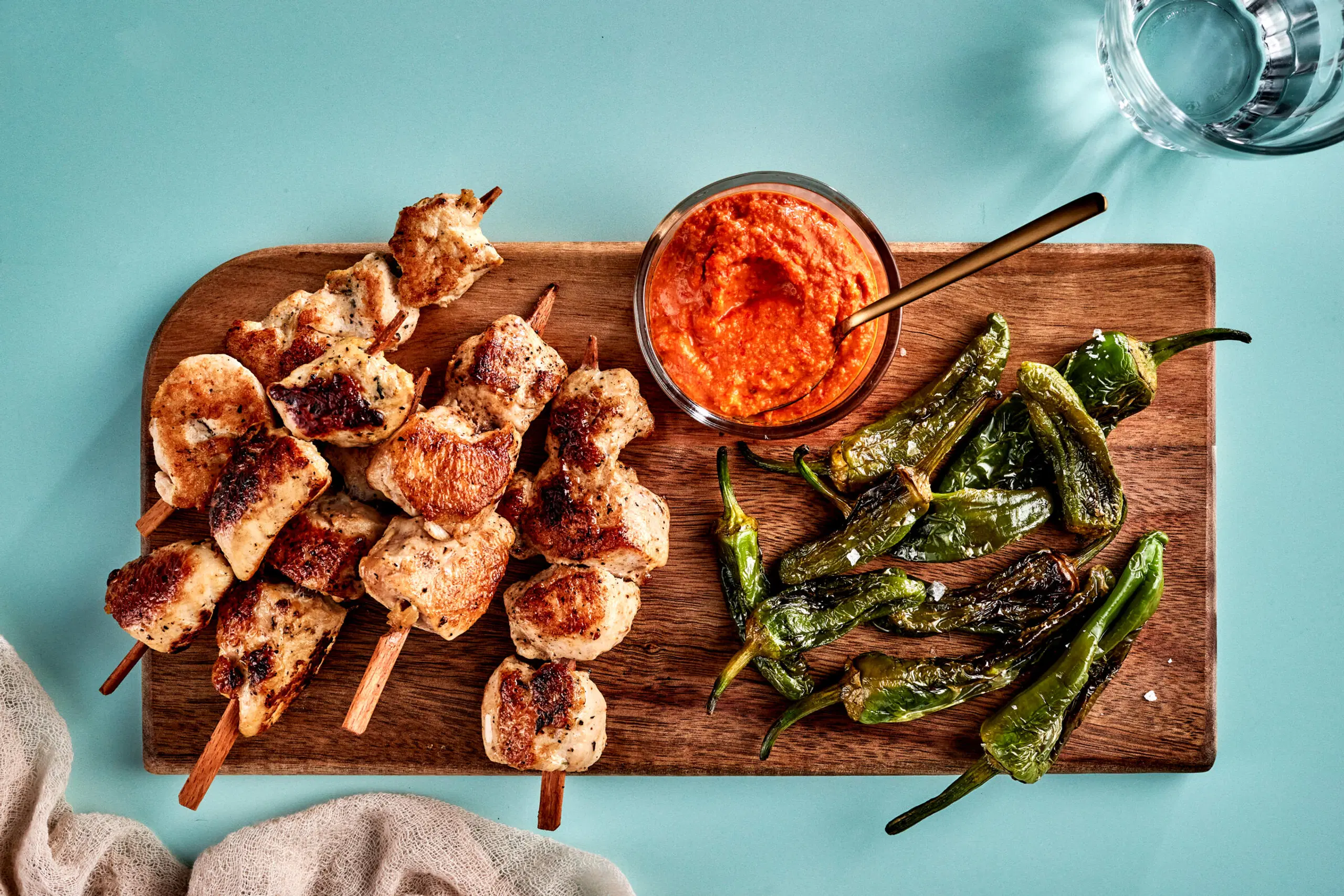 Grillatut kanavartaat ja romesco-kastike