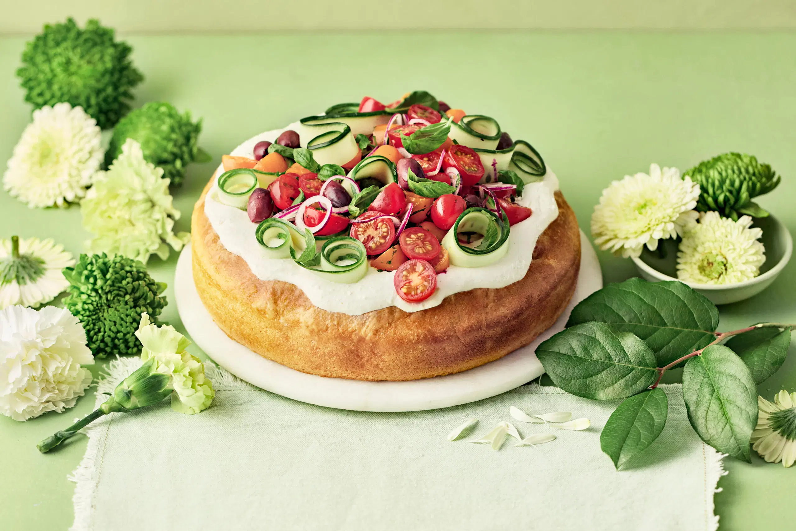 Välimerellinen focaccia-voileipäkakku