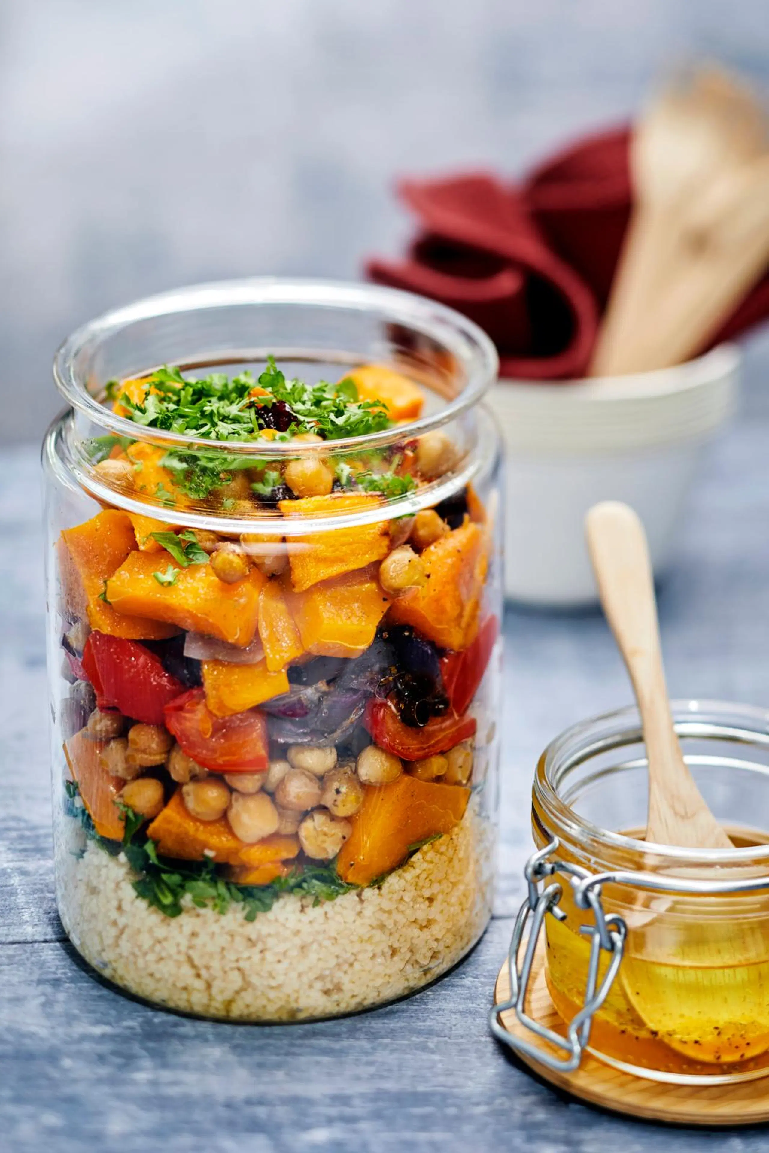 Kurpitsa-couscoussalaatti