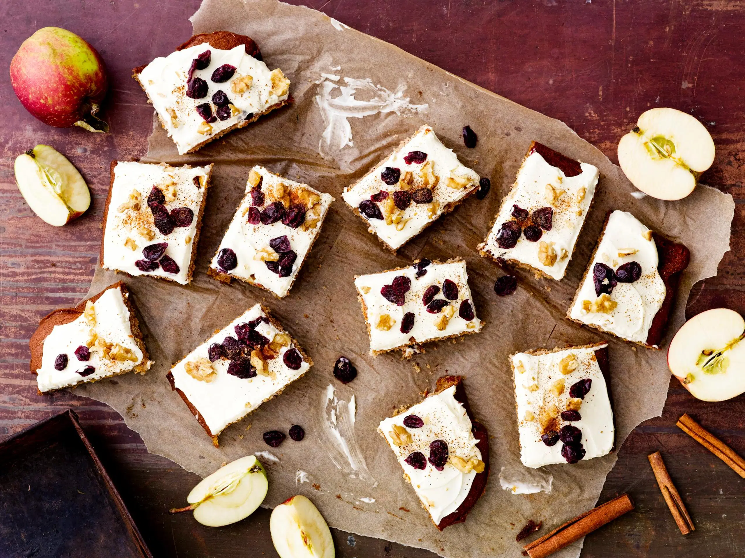 Kuorrutettu omenapiirakka