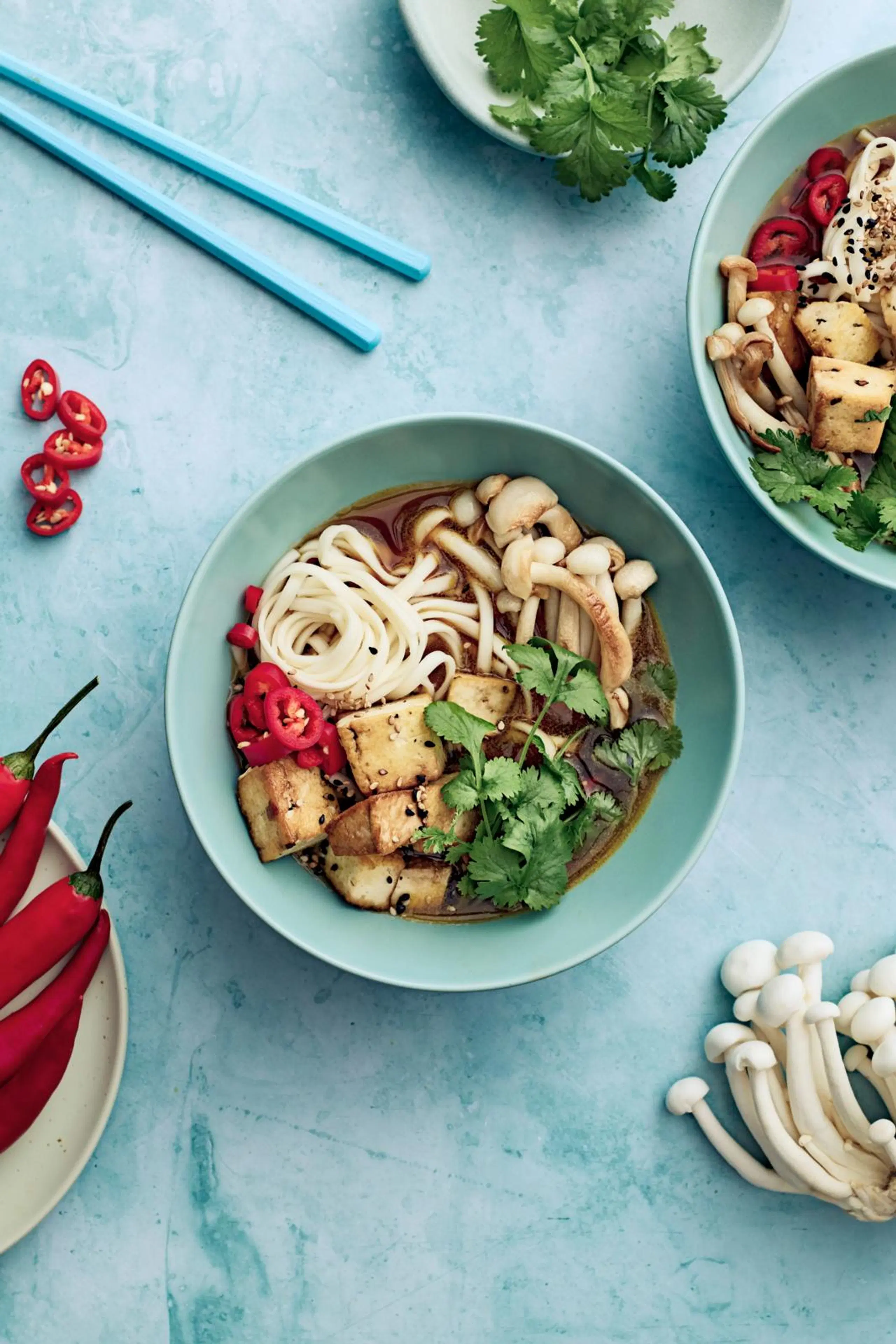 Ramen-keitto shimeji-sienillä ja tofulla