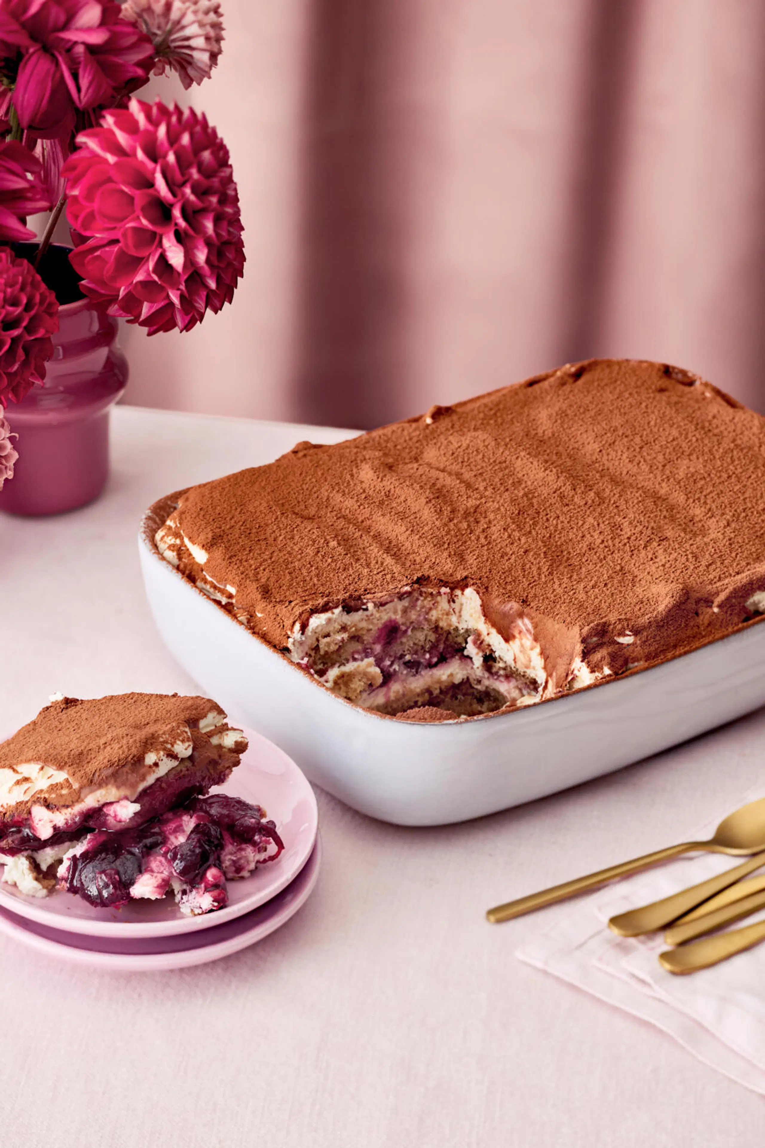Kirsikka-suklaatiramisu