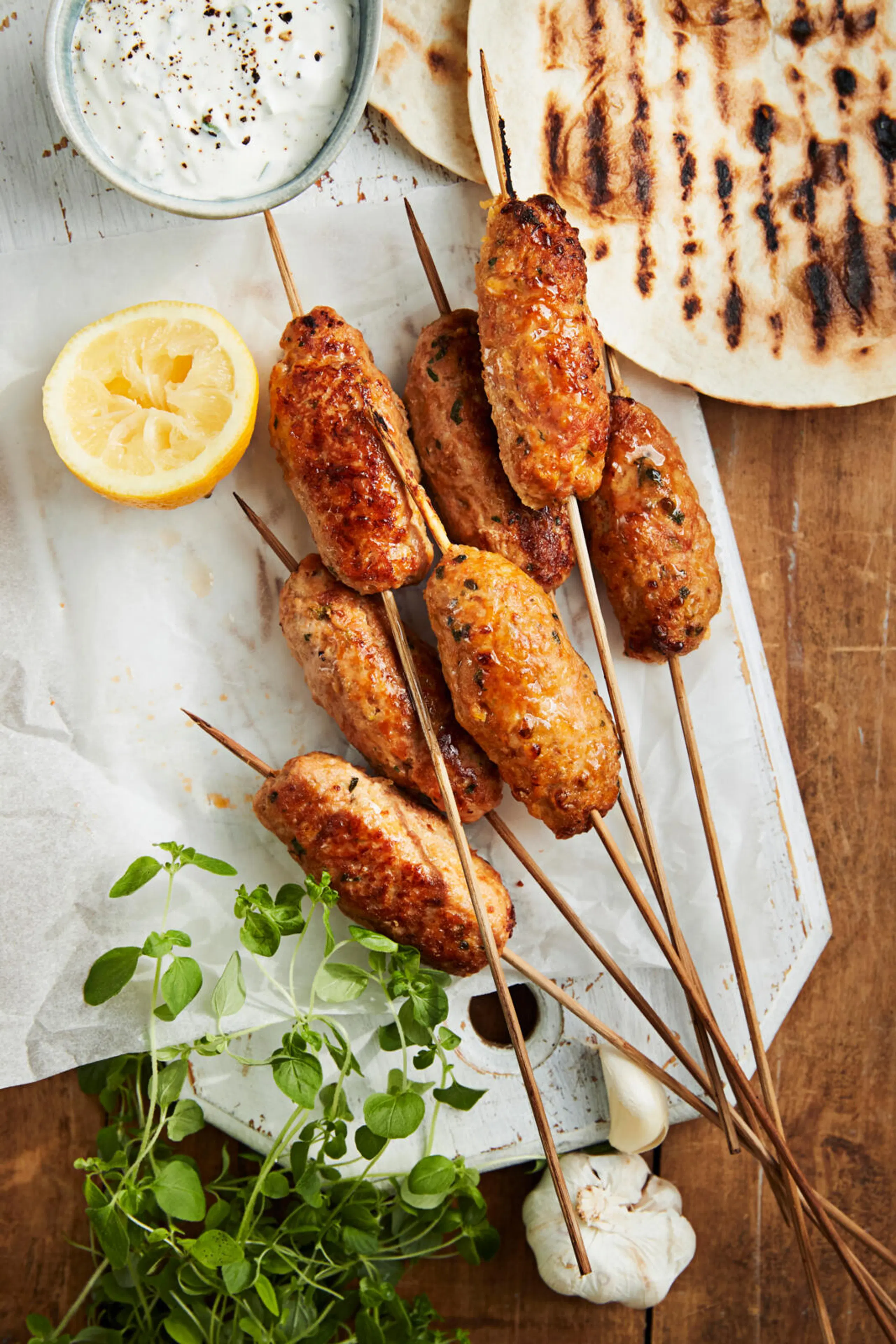 Oreganokebakot kermaviilikastikkeen ja sitruunan kanssa