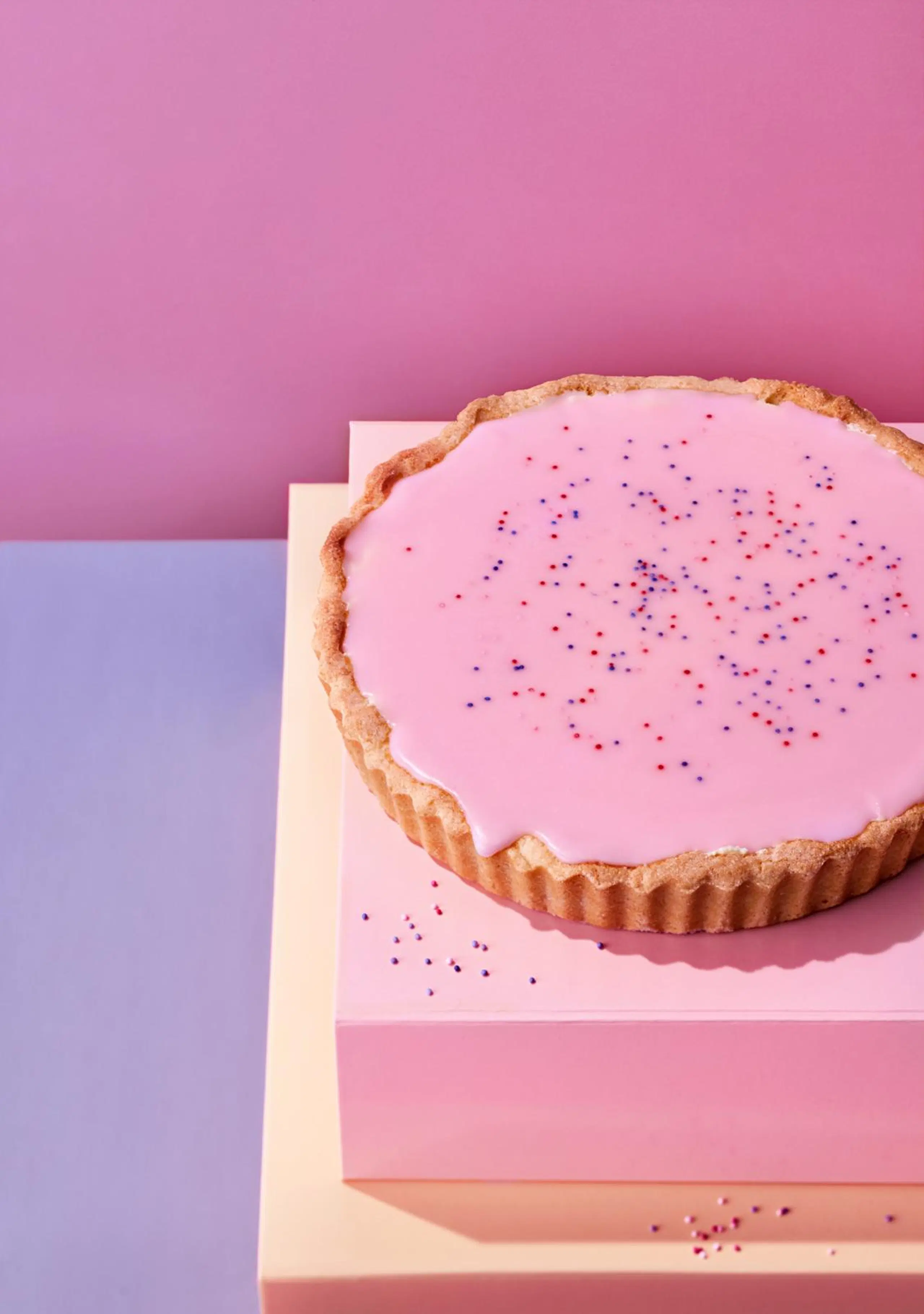 Bebepiirakka kokonaisena