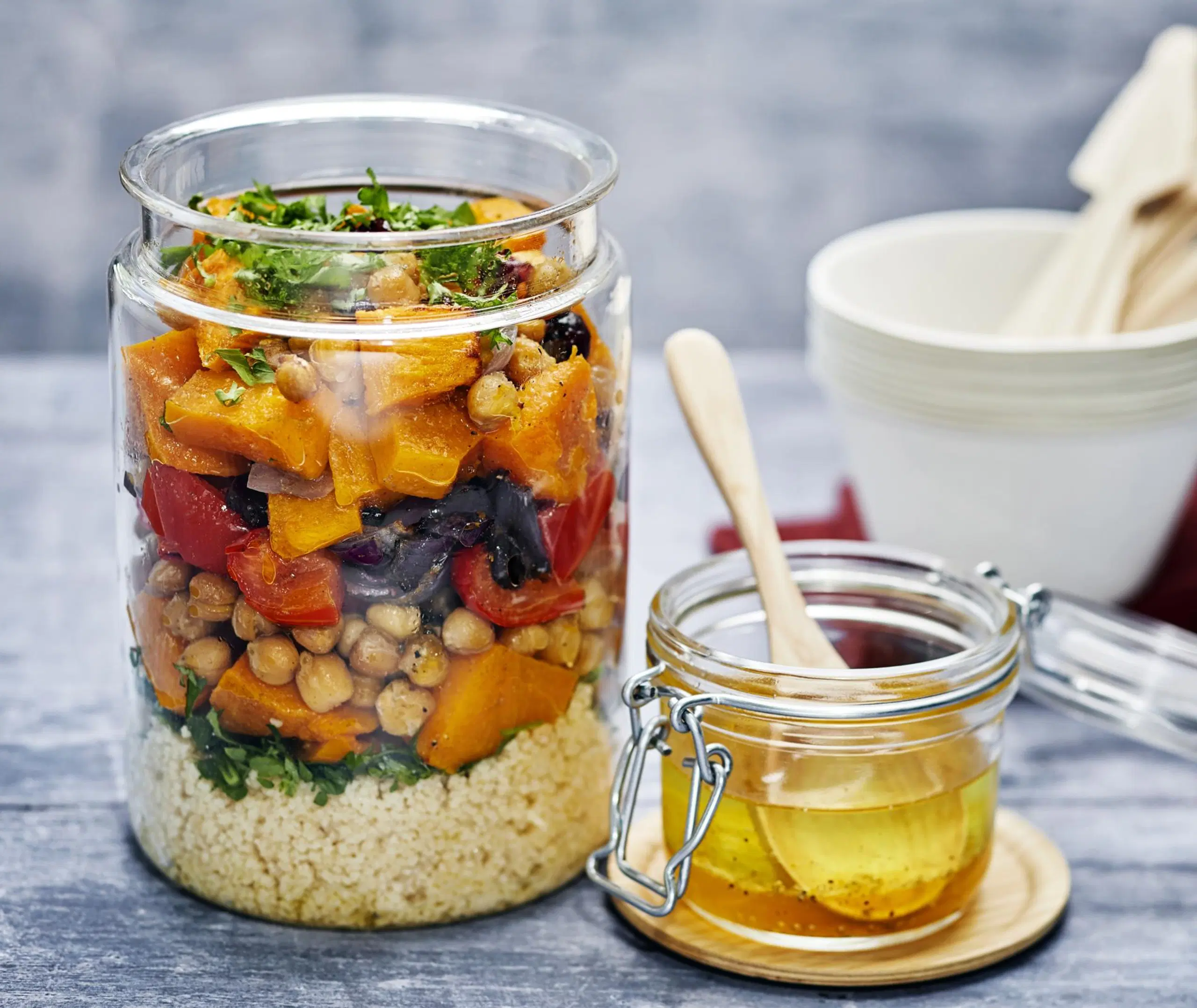 Kurpitsa-couscoussalaatti