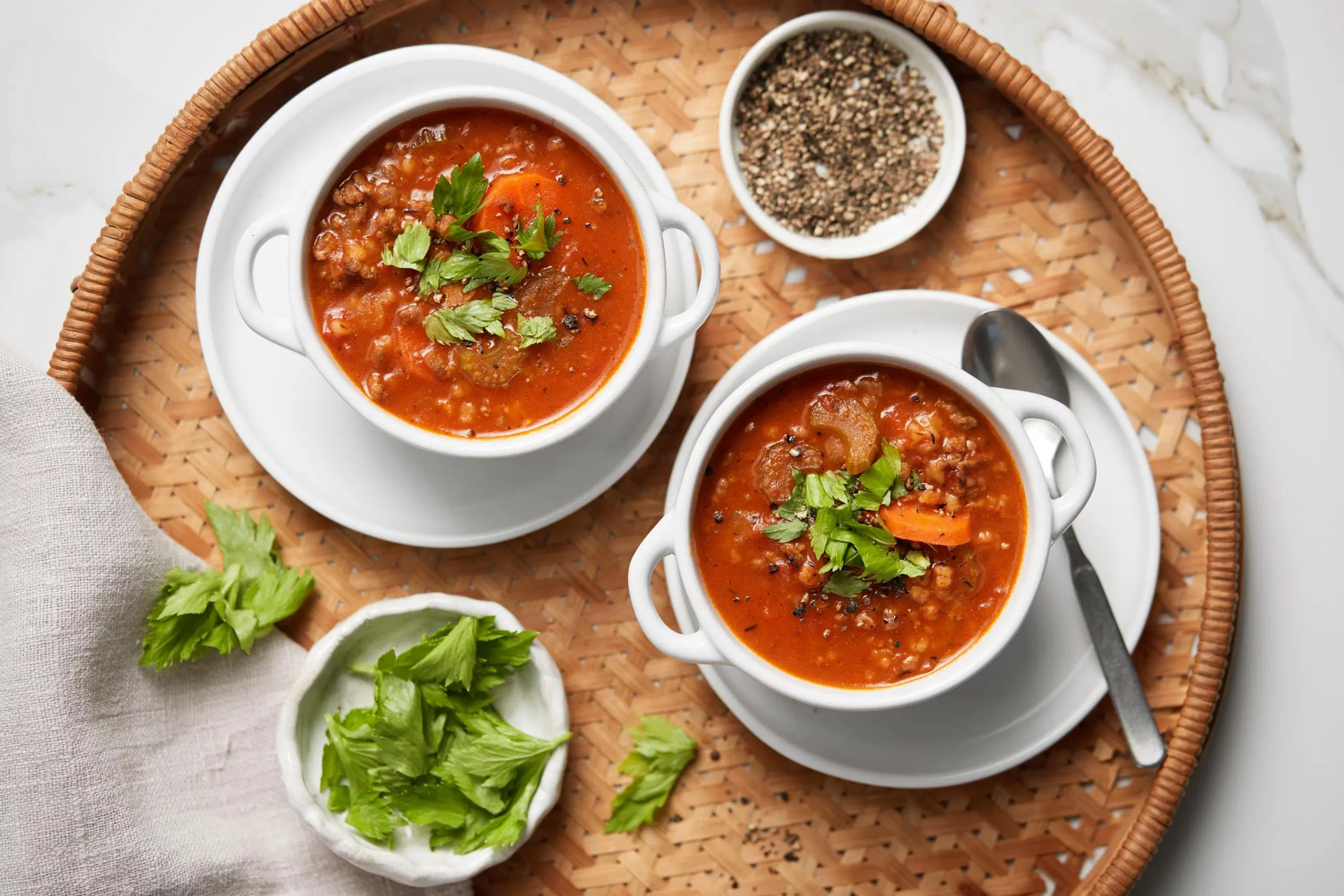 Tomaattinen jauhelihakeitto