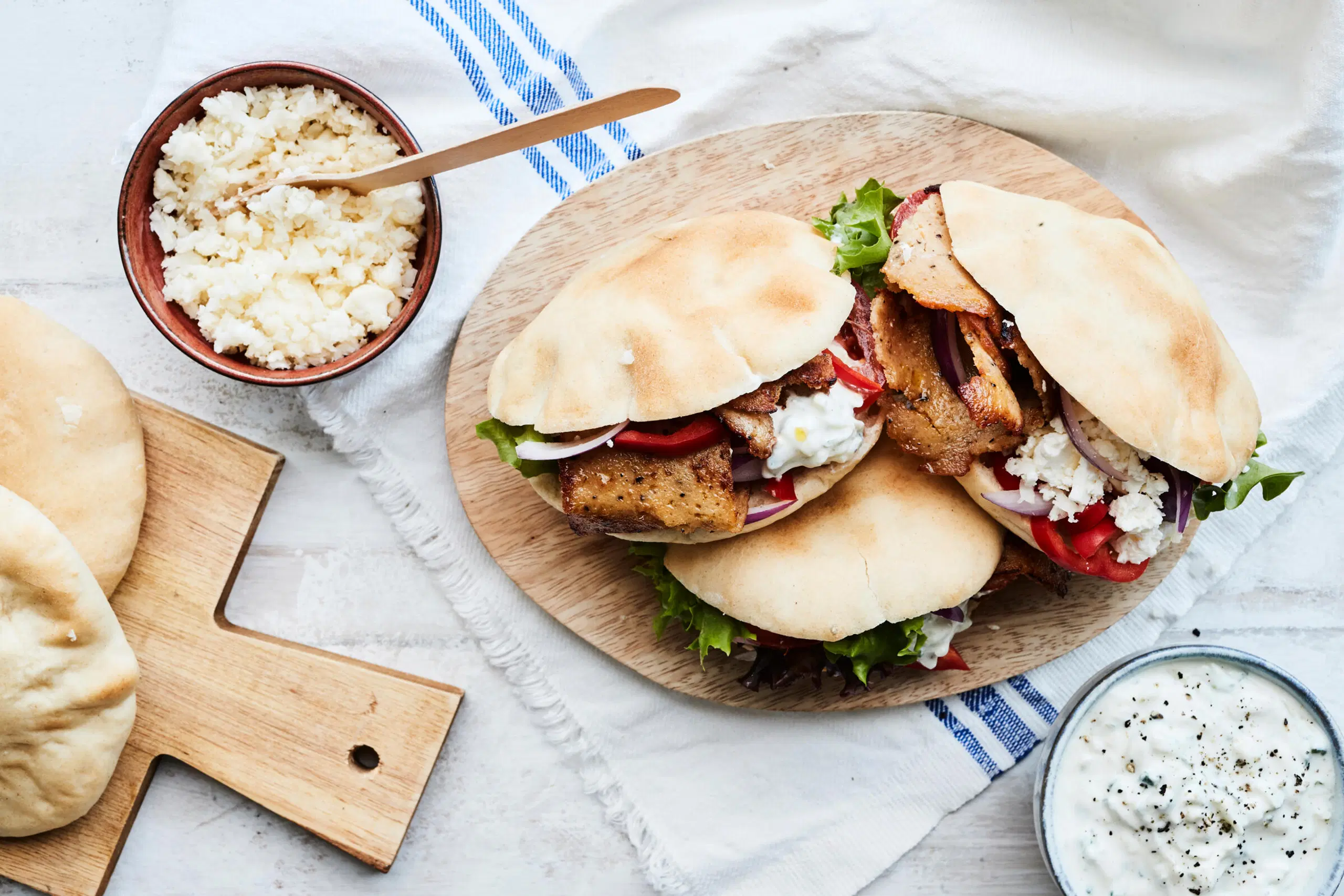 Kasviskebab pitaleivän välissä