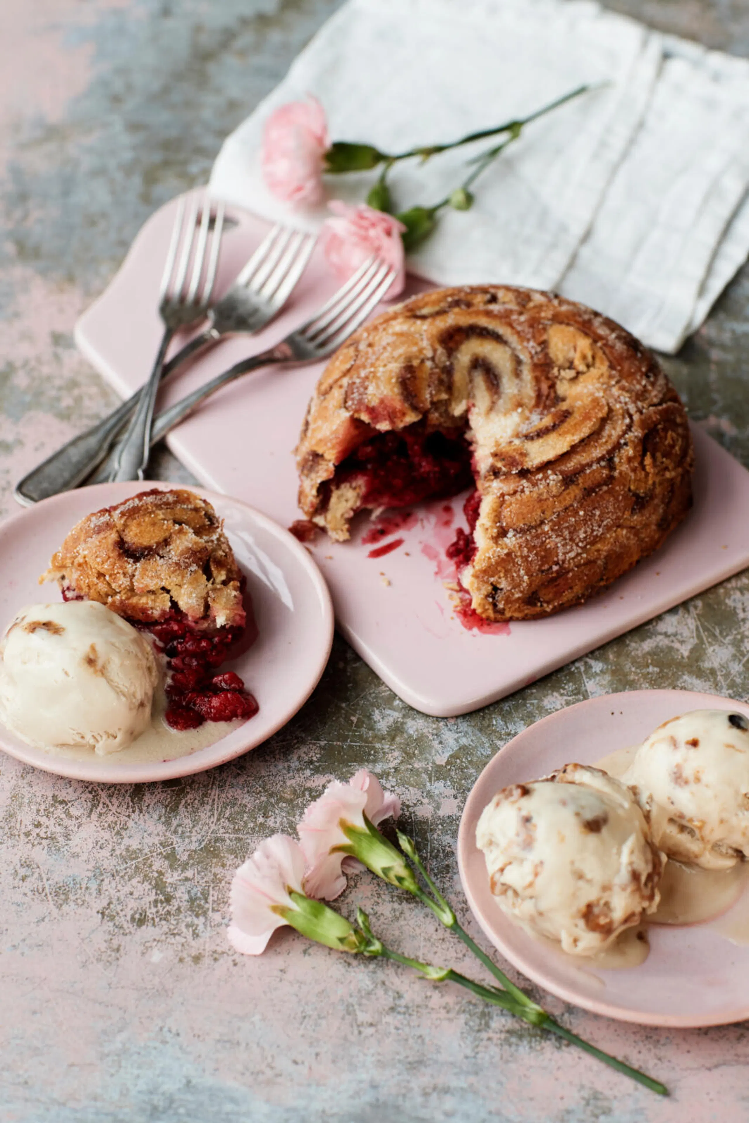 Marjavanukas pakastemajoista ja pullaviipaleista