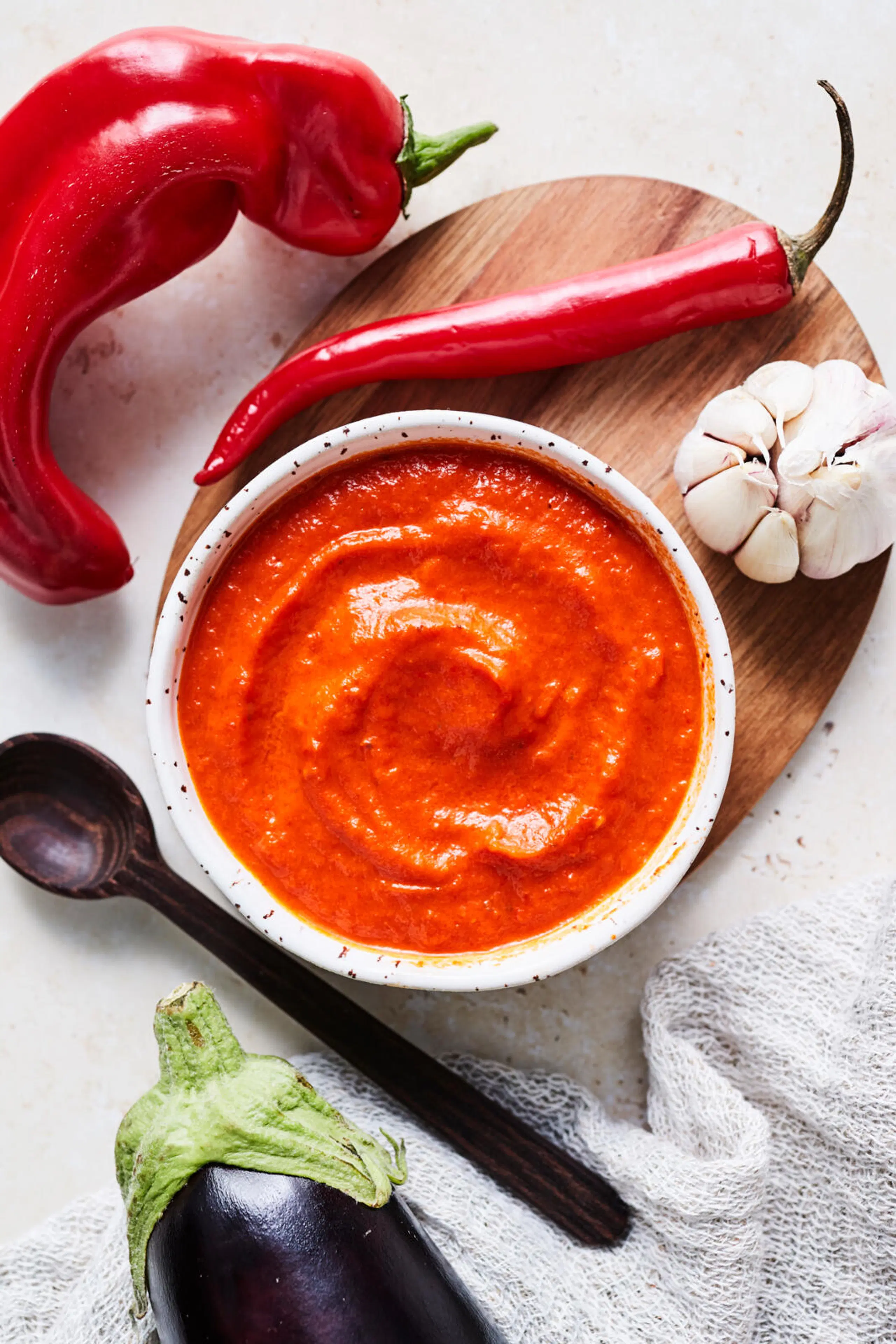 Ajvar eli munakoiso-paprikatahna