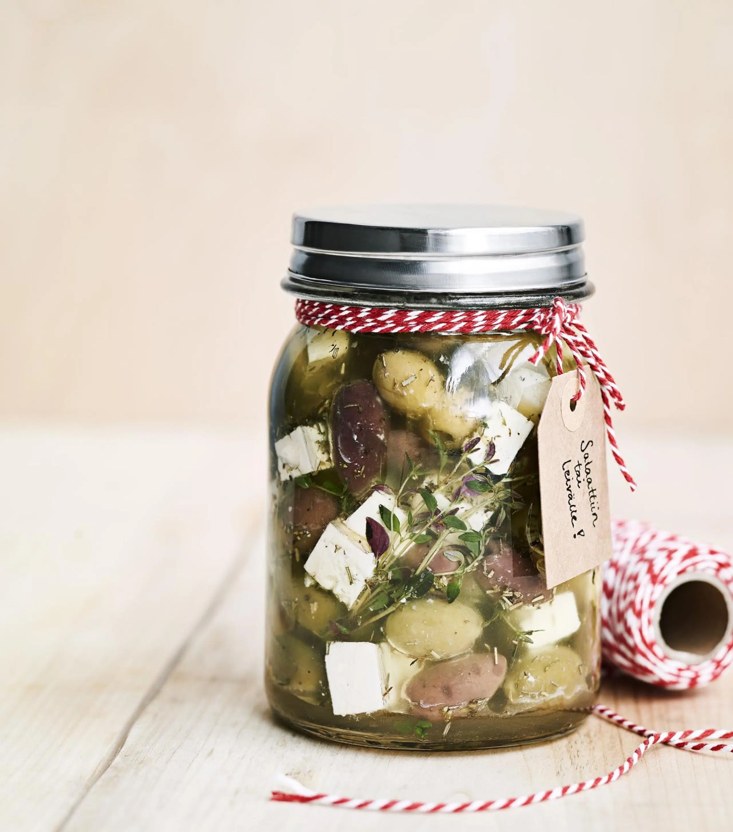 Yrttinen antipastopurkki