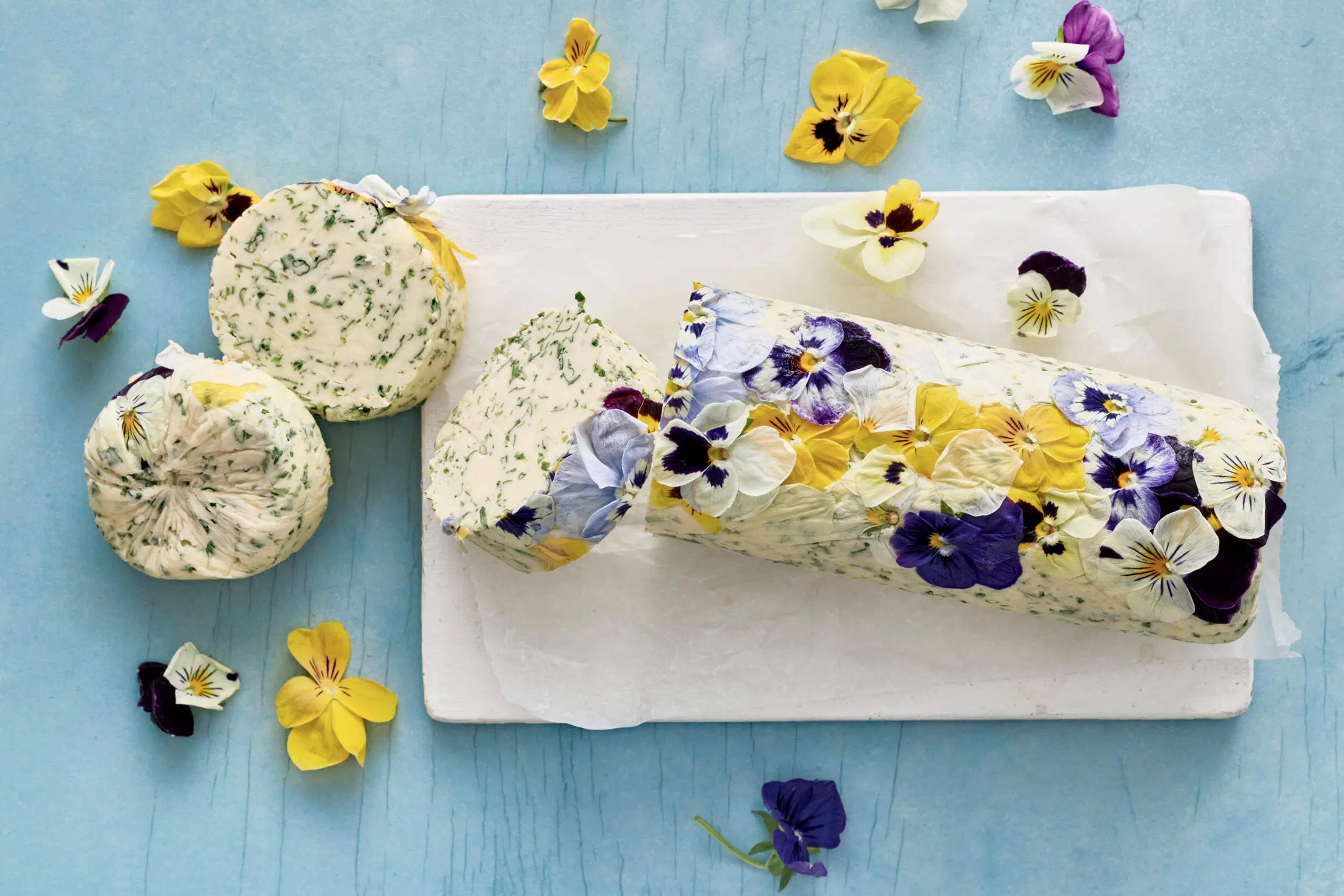 Yrttivoi syötävillä kukilla