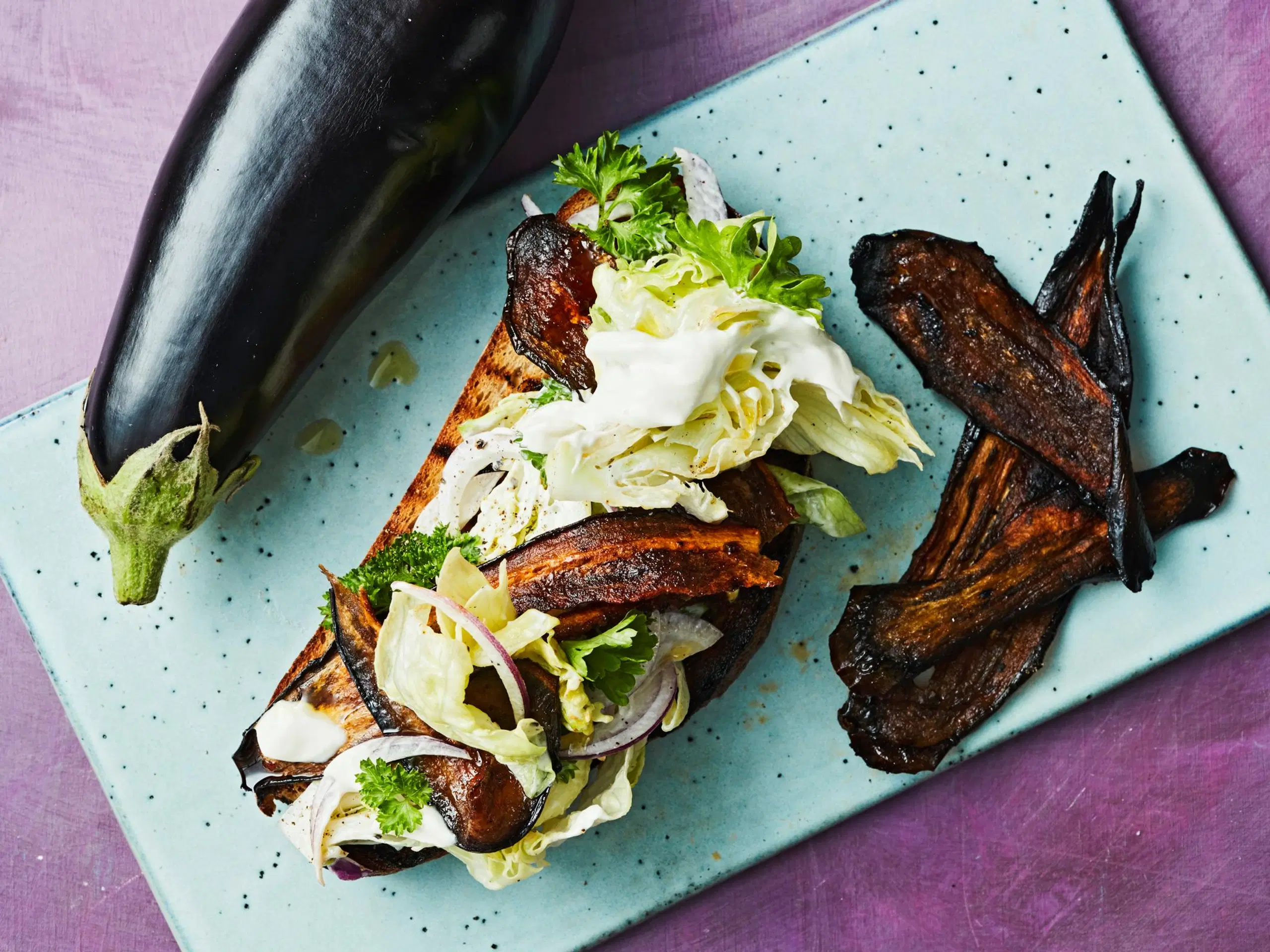 Munakoisopekoni ja soijamajoneesi