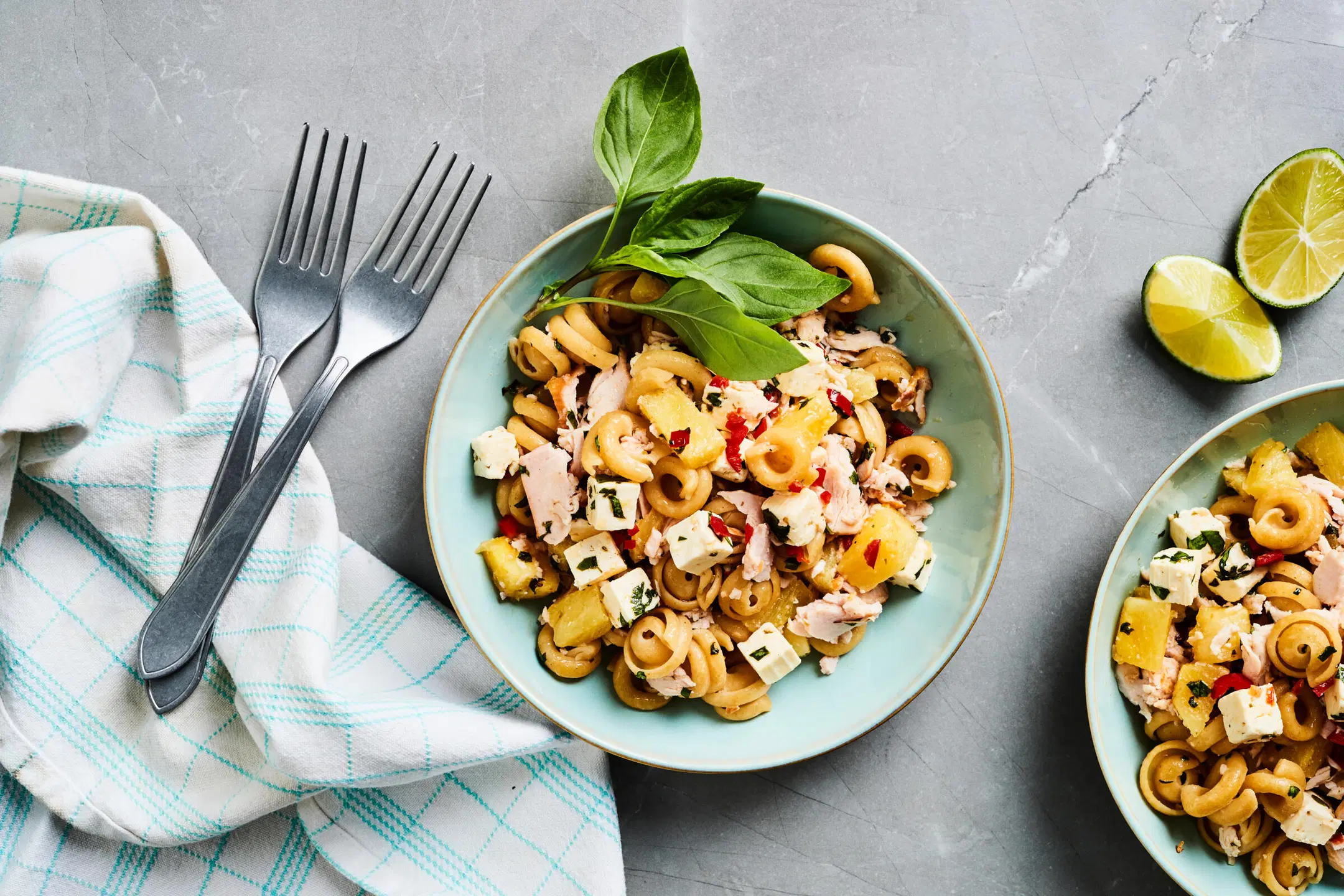 Lempeän tulinen kana-ananaspasta