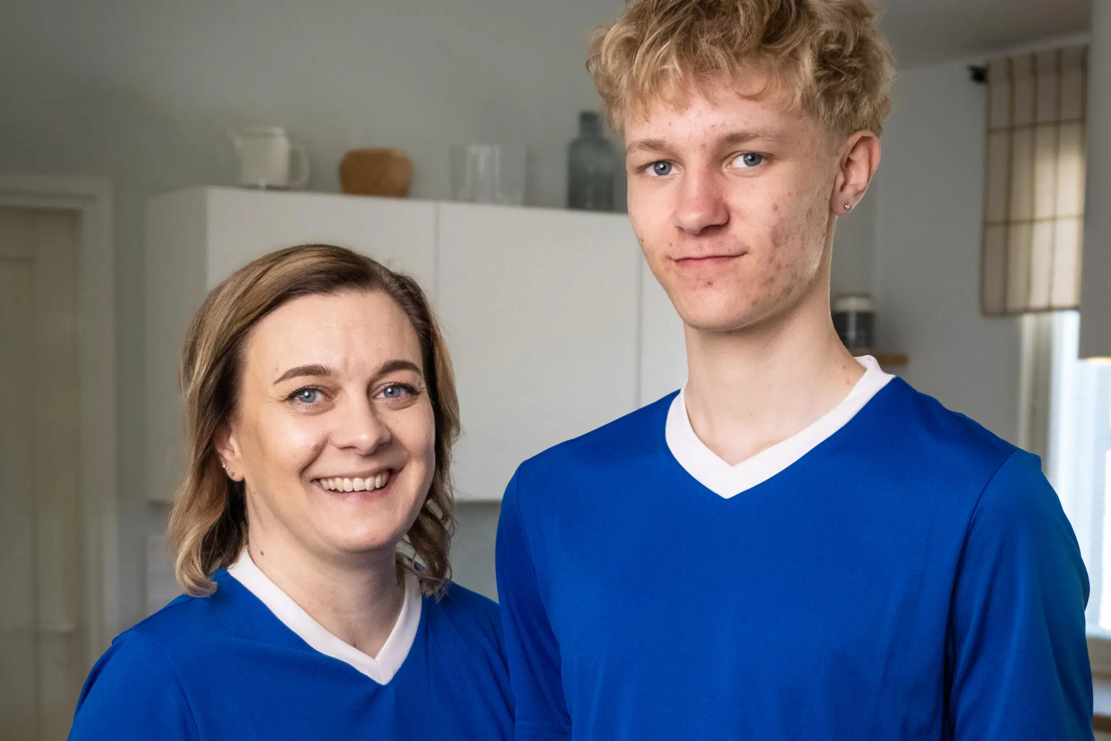 Joona Mannonen ja äiti Wilhelmiina Wilen-Mannonen. Vaakakuva.