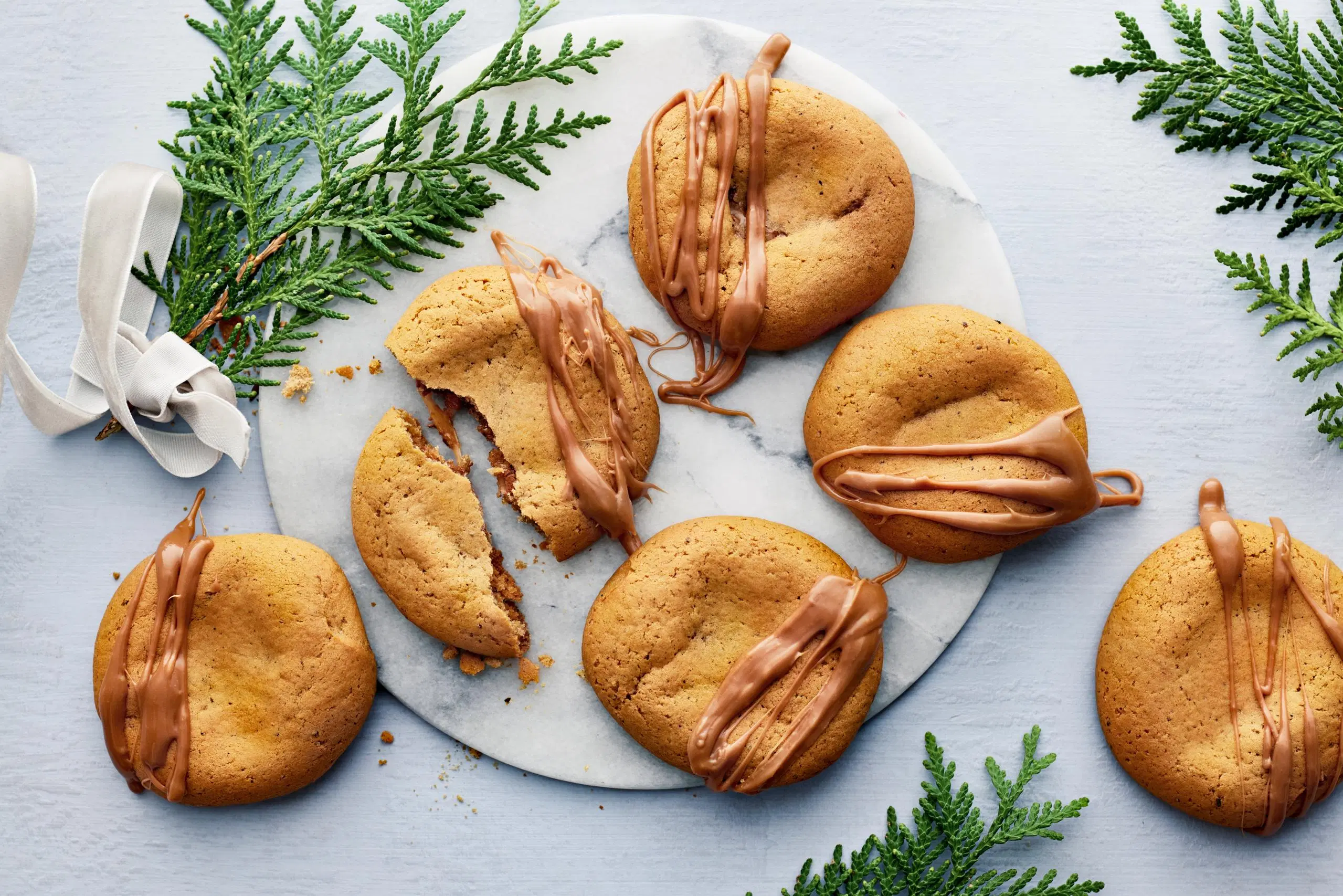 Helpot piparkakku-suklaakeksit