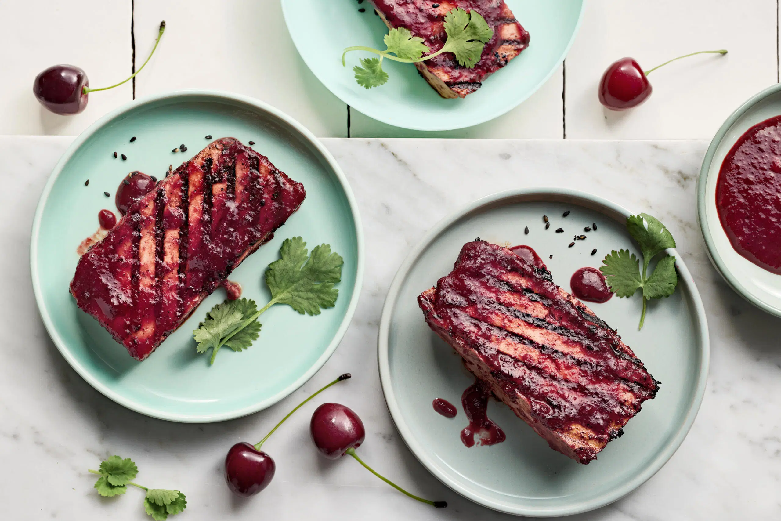 Kirsikkamarinoitu tofu