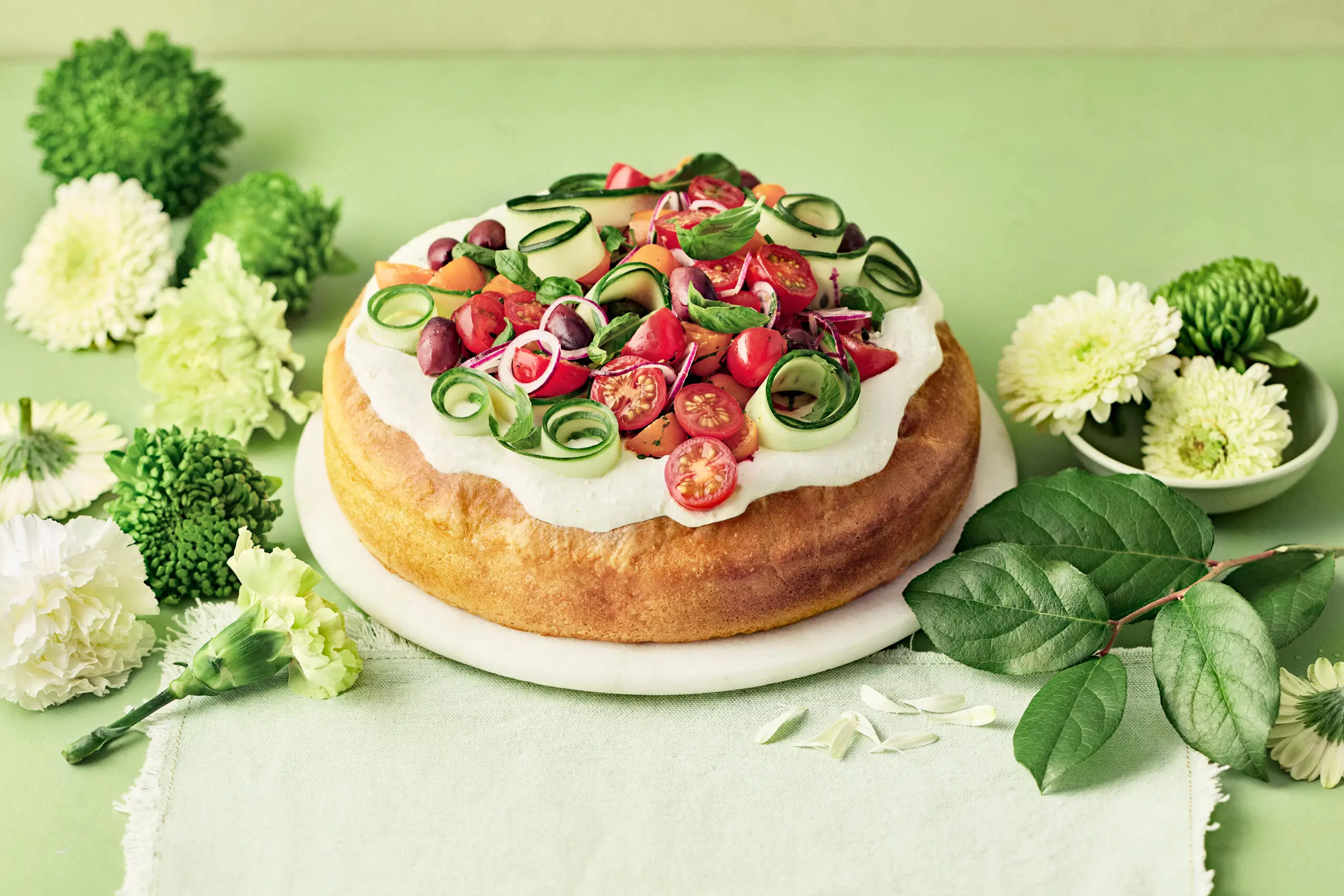 Välimerellinen focaccia-voileipäkakku