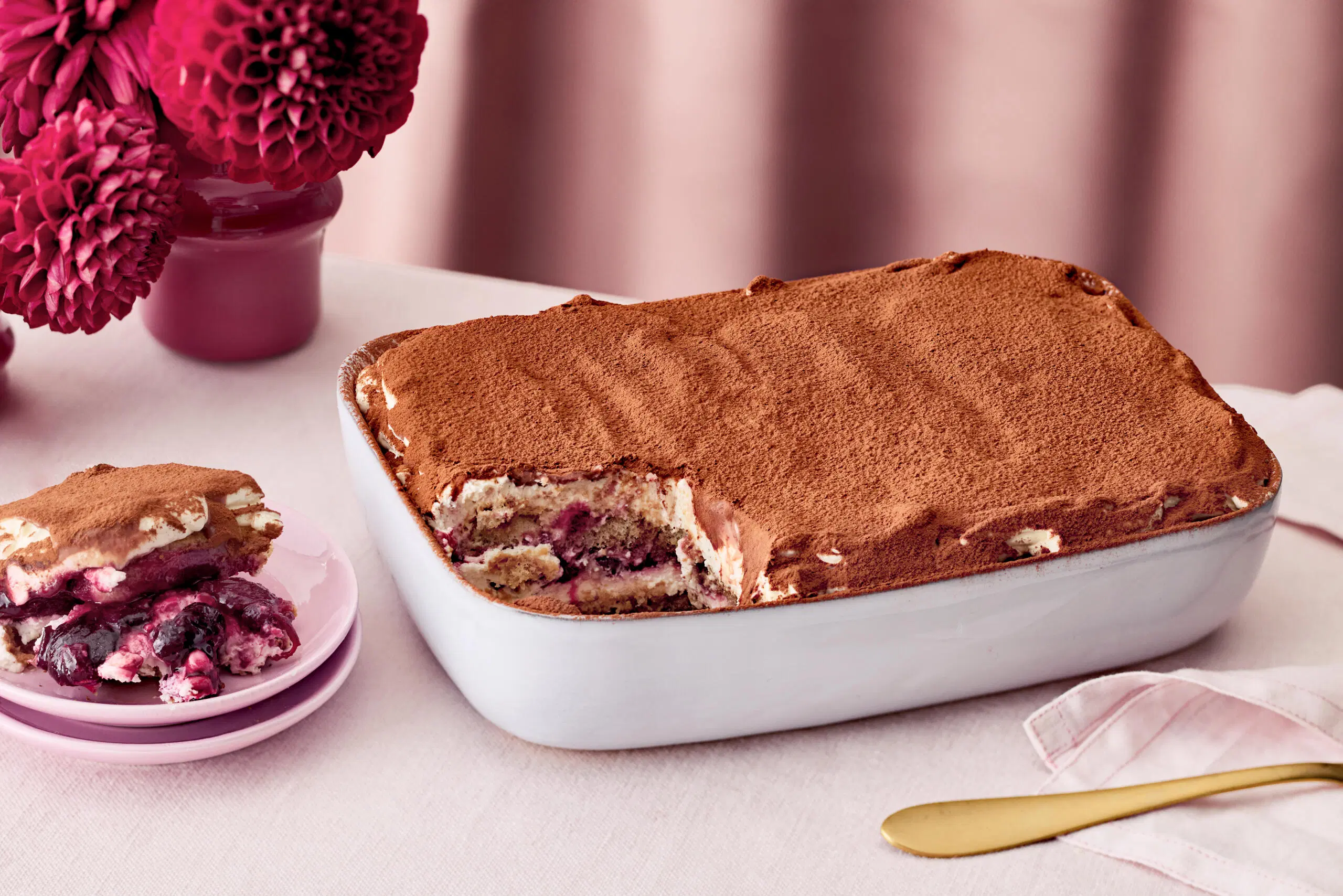 Kirsikka-suklaatiramisu