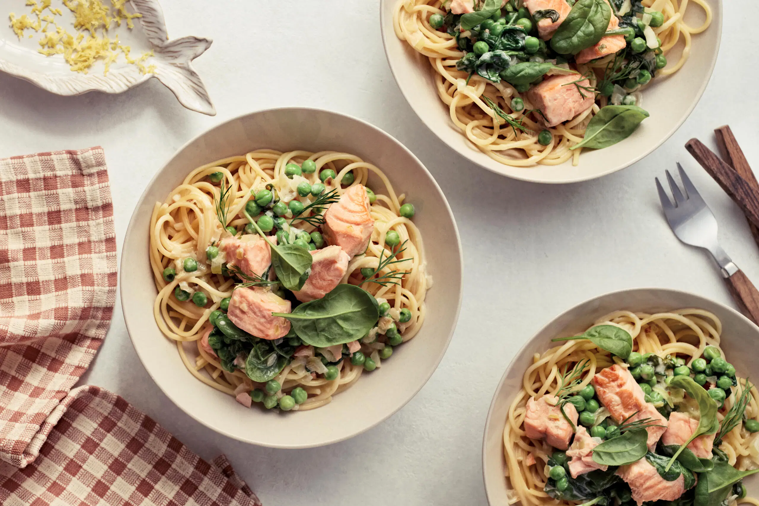 Kermainen lohipasta