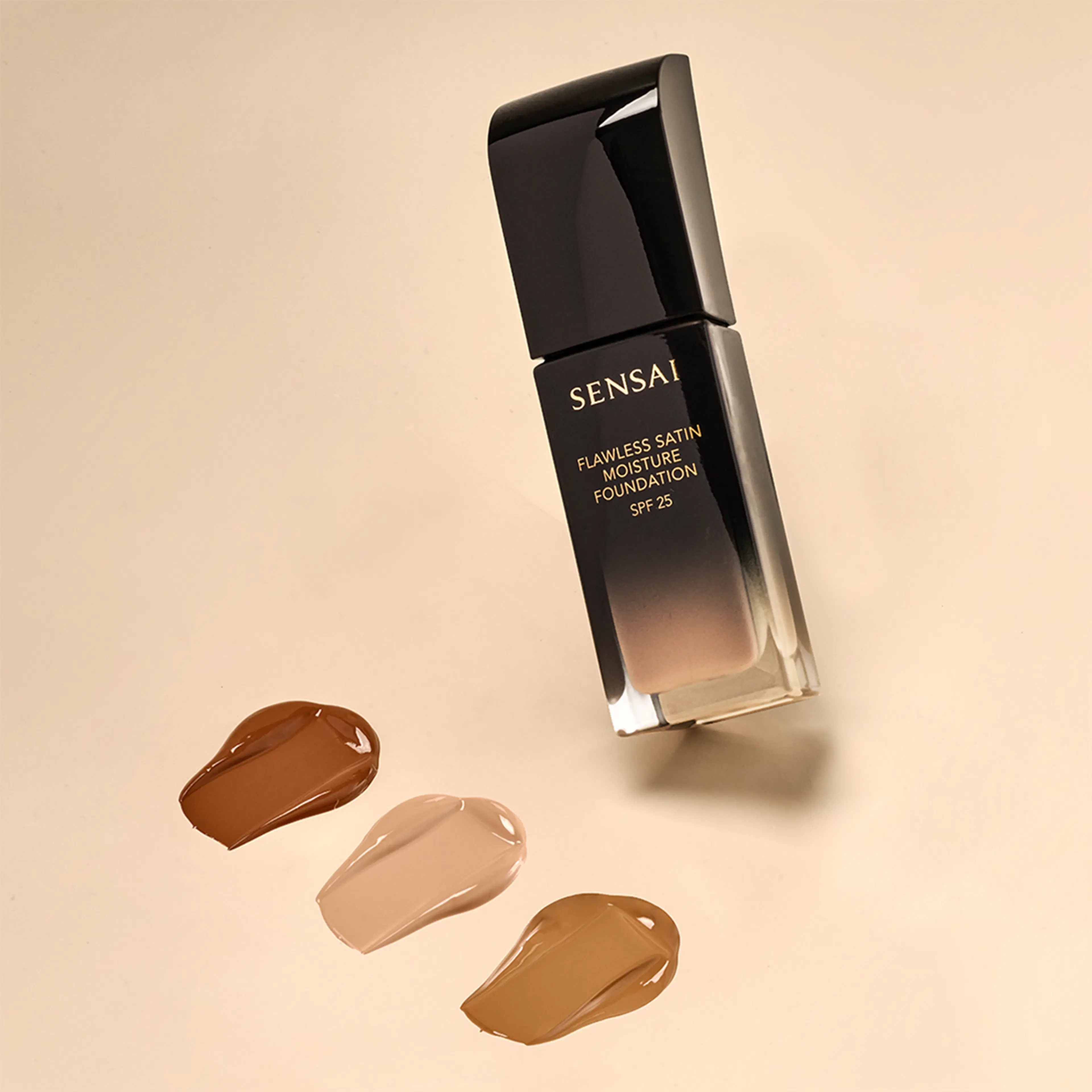 Sensai Flawless Satin Moisture Foundation 30 ml SPF 25 kosteuttava meikkivoide