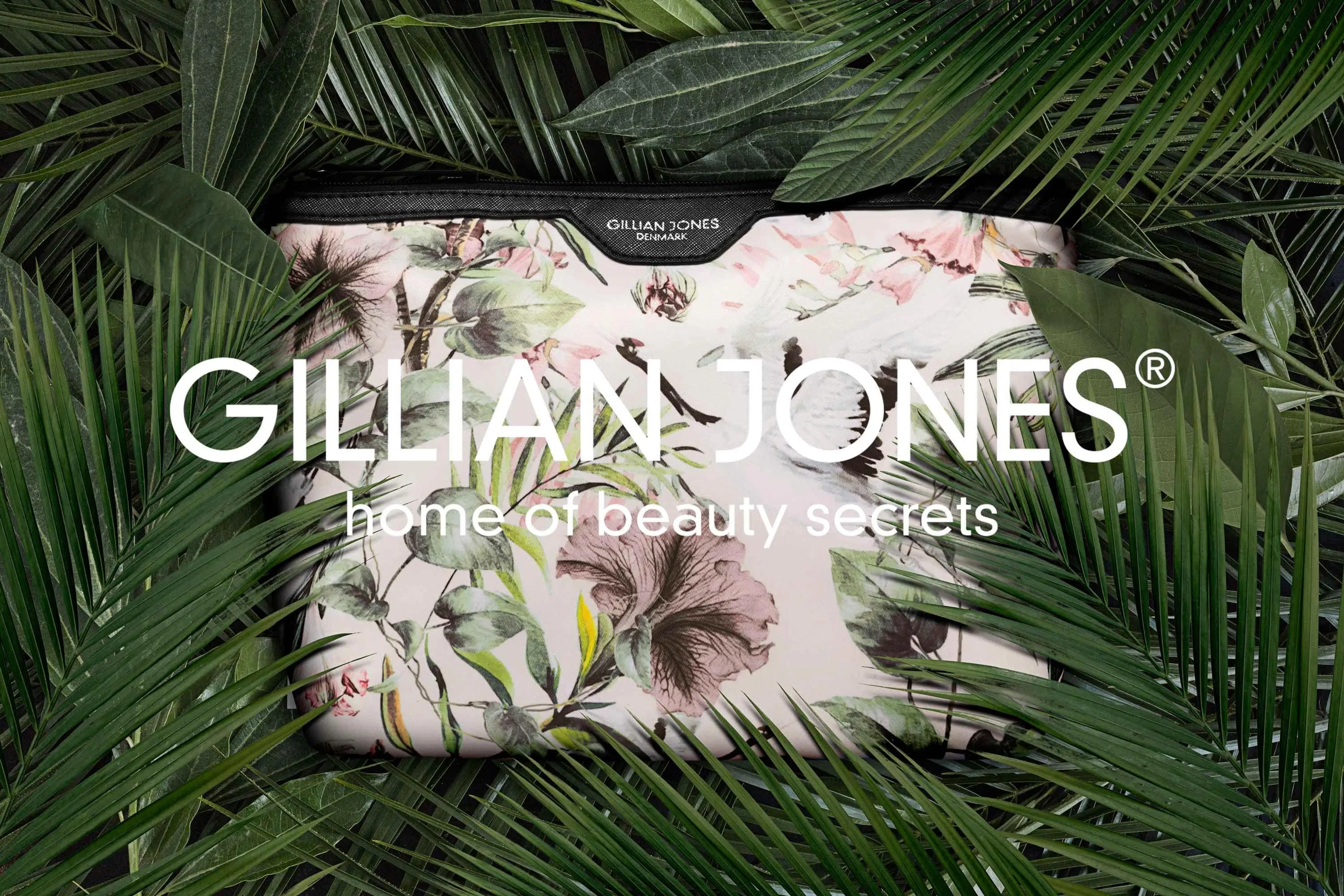 Gillian Jones kosmetiikkalaukku, kukkakuosi