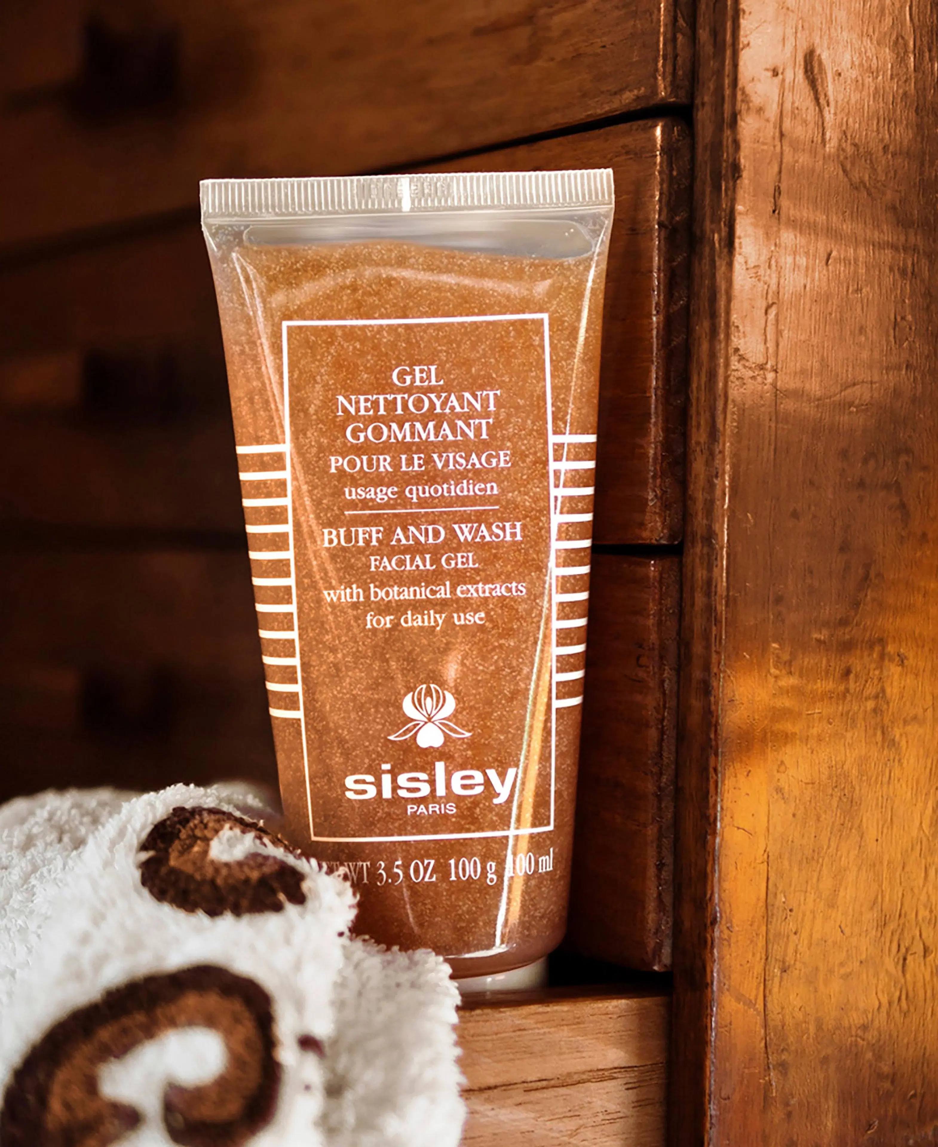 Sisley Buff and Wash Facial Gel kuorintageeli 100 ml