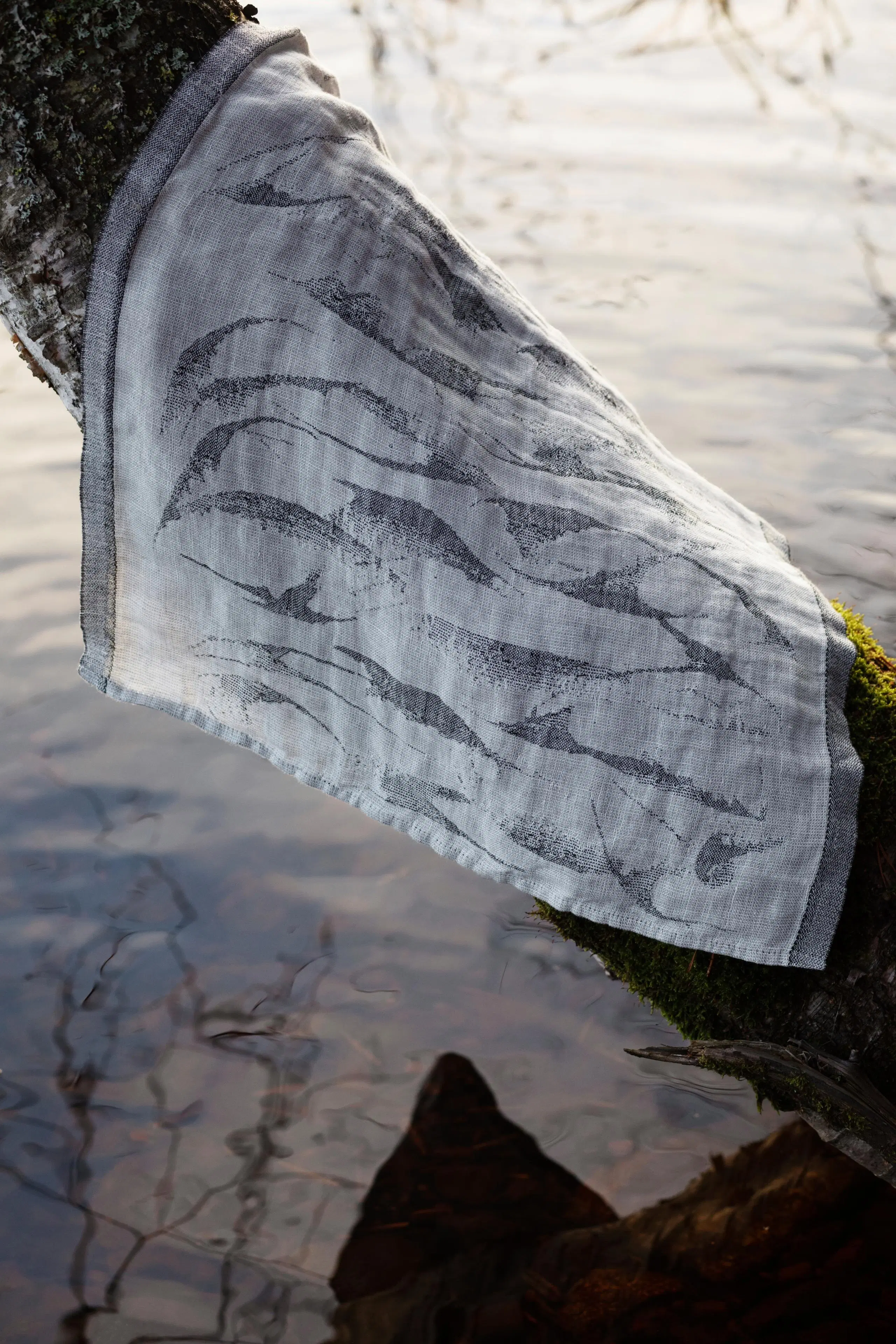 Lapuan Kankurit Aallokko pyyhe 48x70 cm, pellava-musta