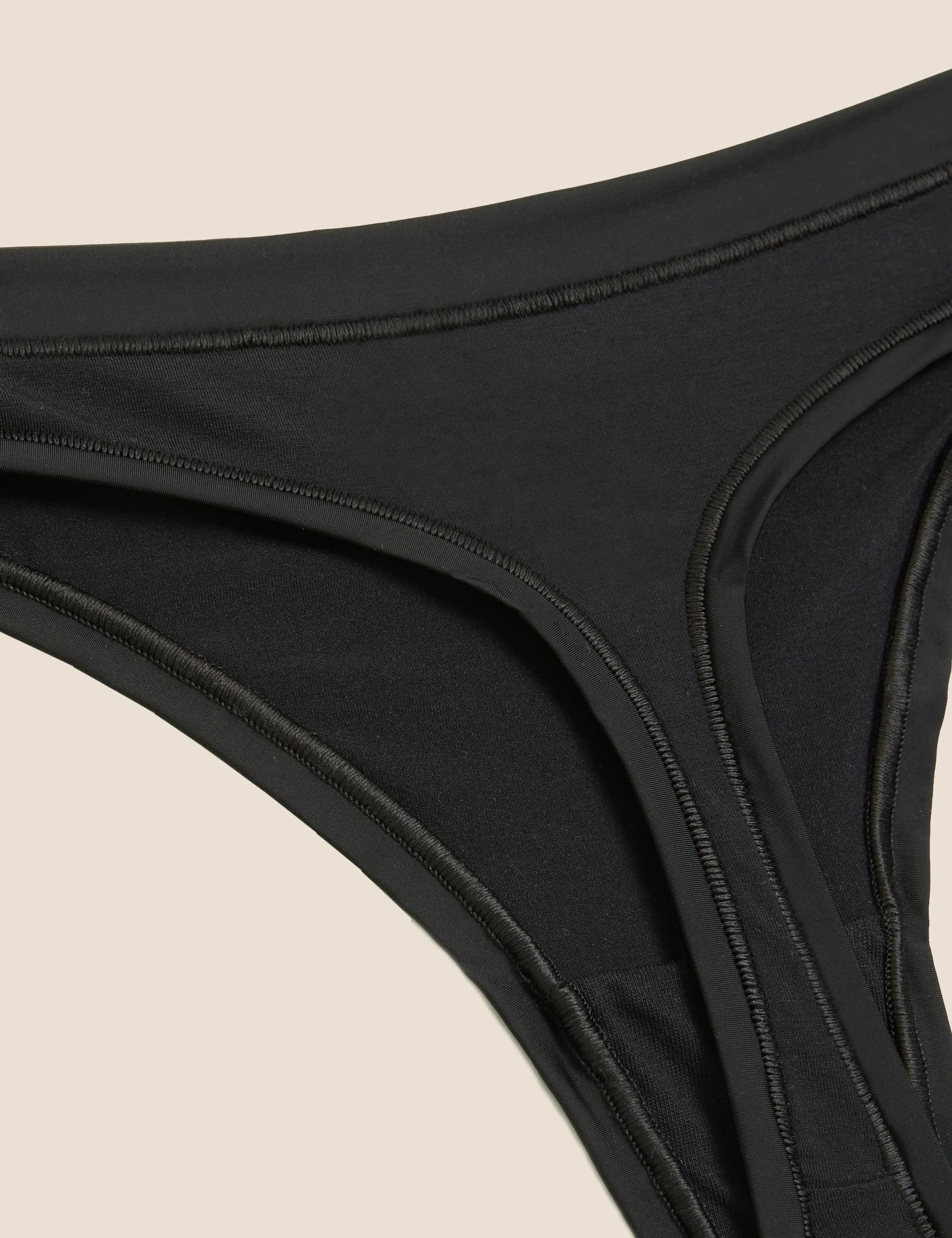 Marks & Spencer Flexifit Thong 3-pack alushousut