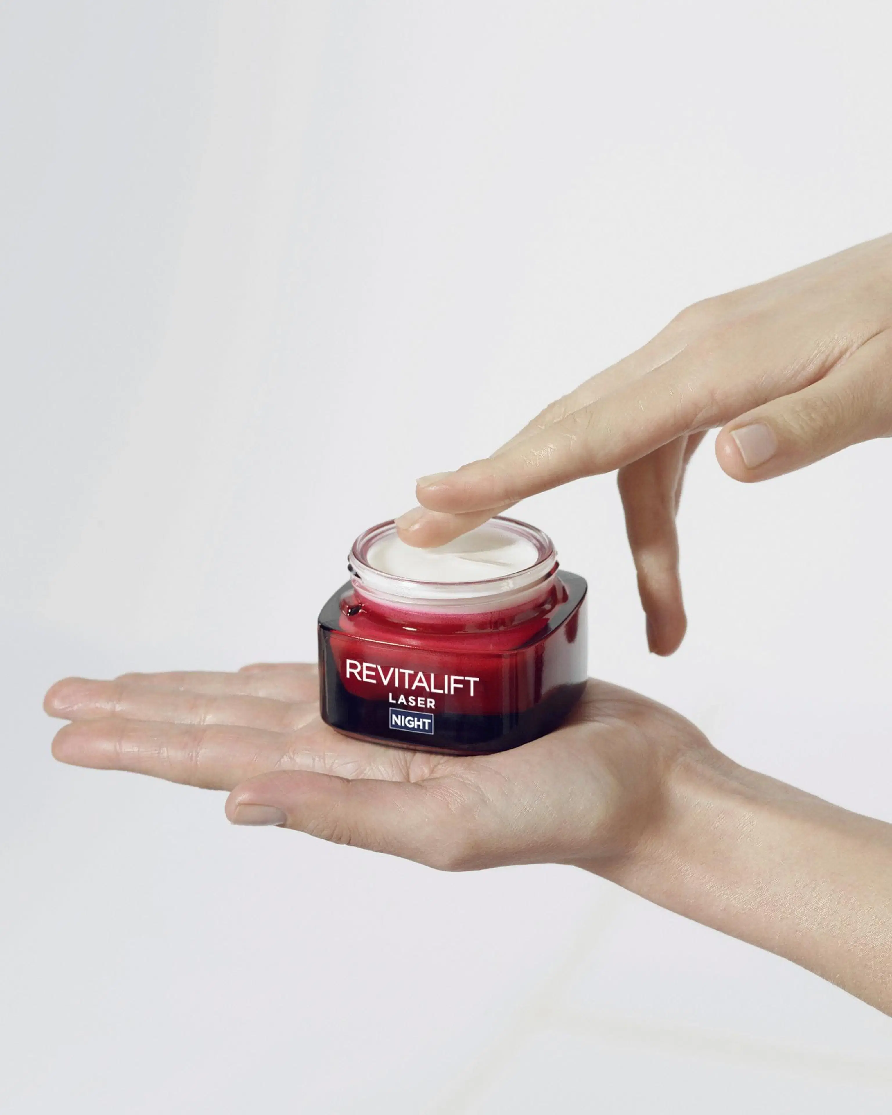 L'Oréal Paris Revitalift Laser edistyksellinen anti-age yövoide 50ml