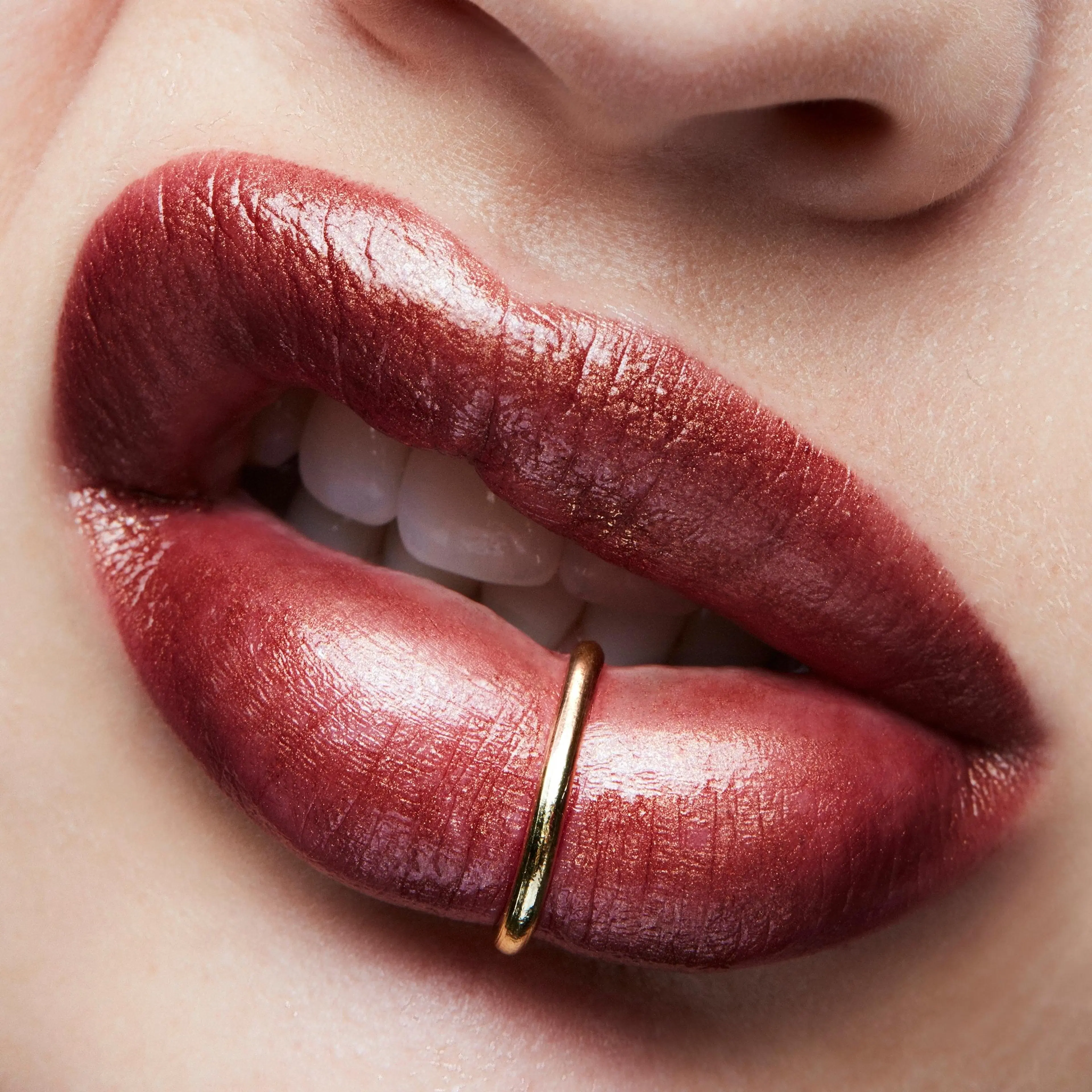 MAC Frost Lipstick huulipuna 3g