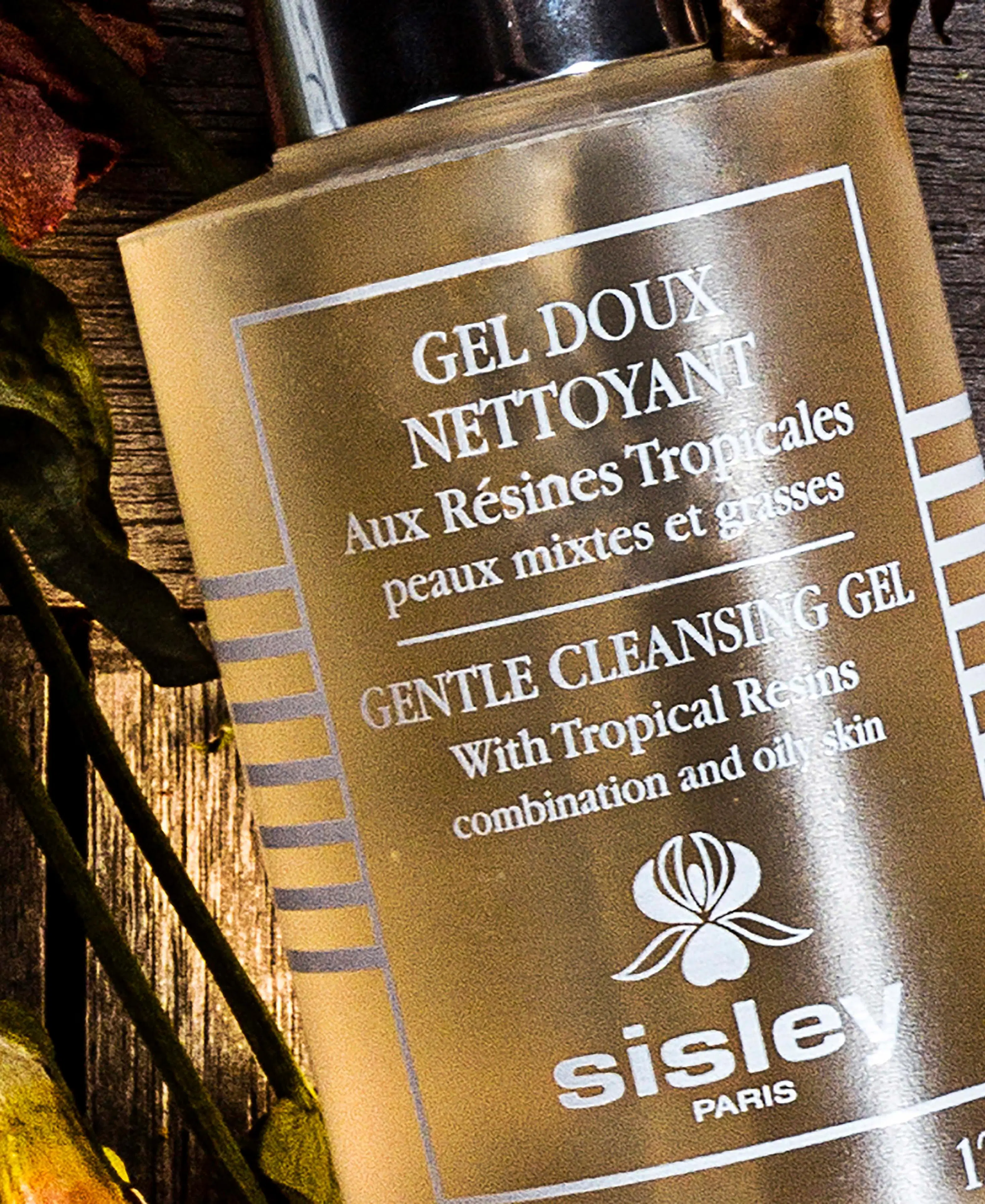 Sisley Gentle Cleansing Gel With Tropical Resins puhdistusgeeli 120 ml