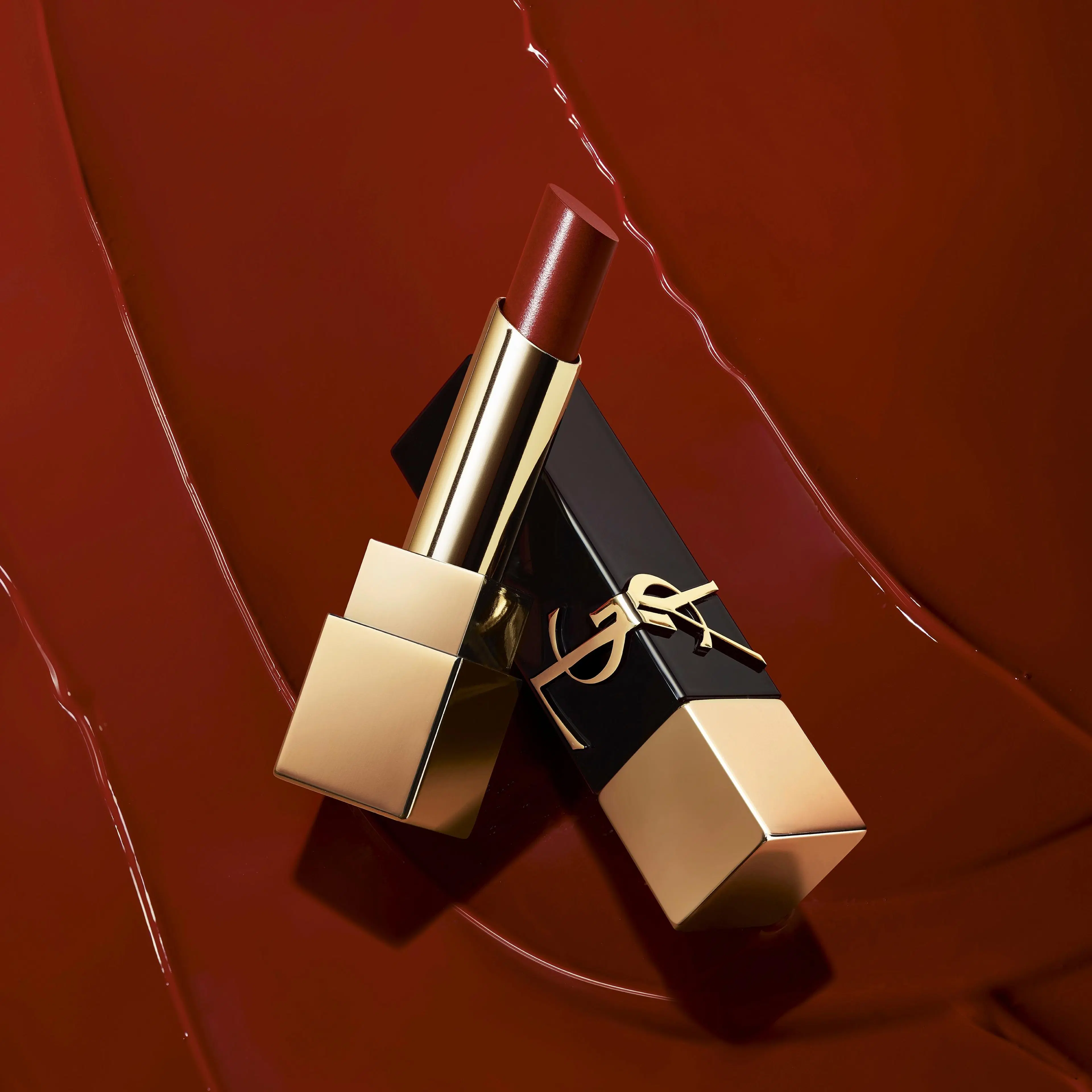 Yves Saint Laurent Rouge Pur Couture The Bold Lipstick huulipuna 2,8 g