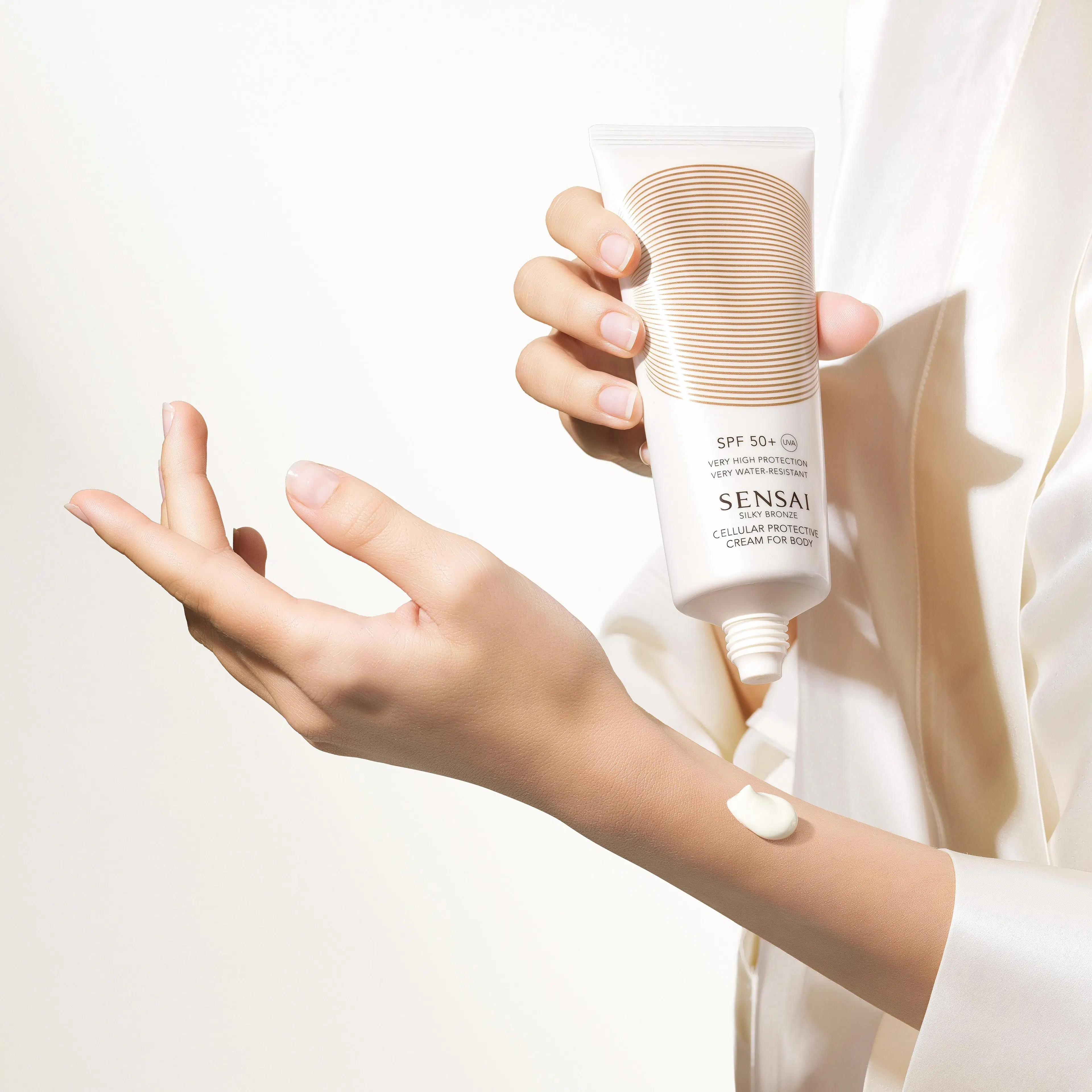 Sensai Silky Bronze Cellular Protective Cream for Body SPF 50+ aurinkosuojavoide vartalolle 150 ml