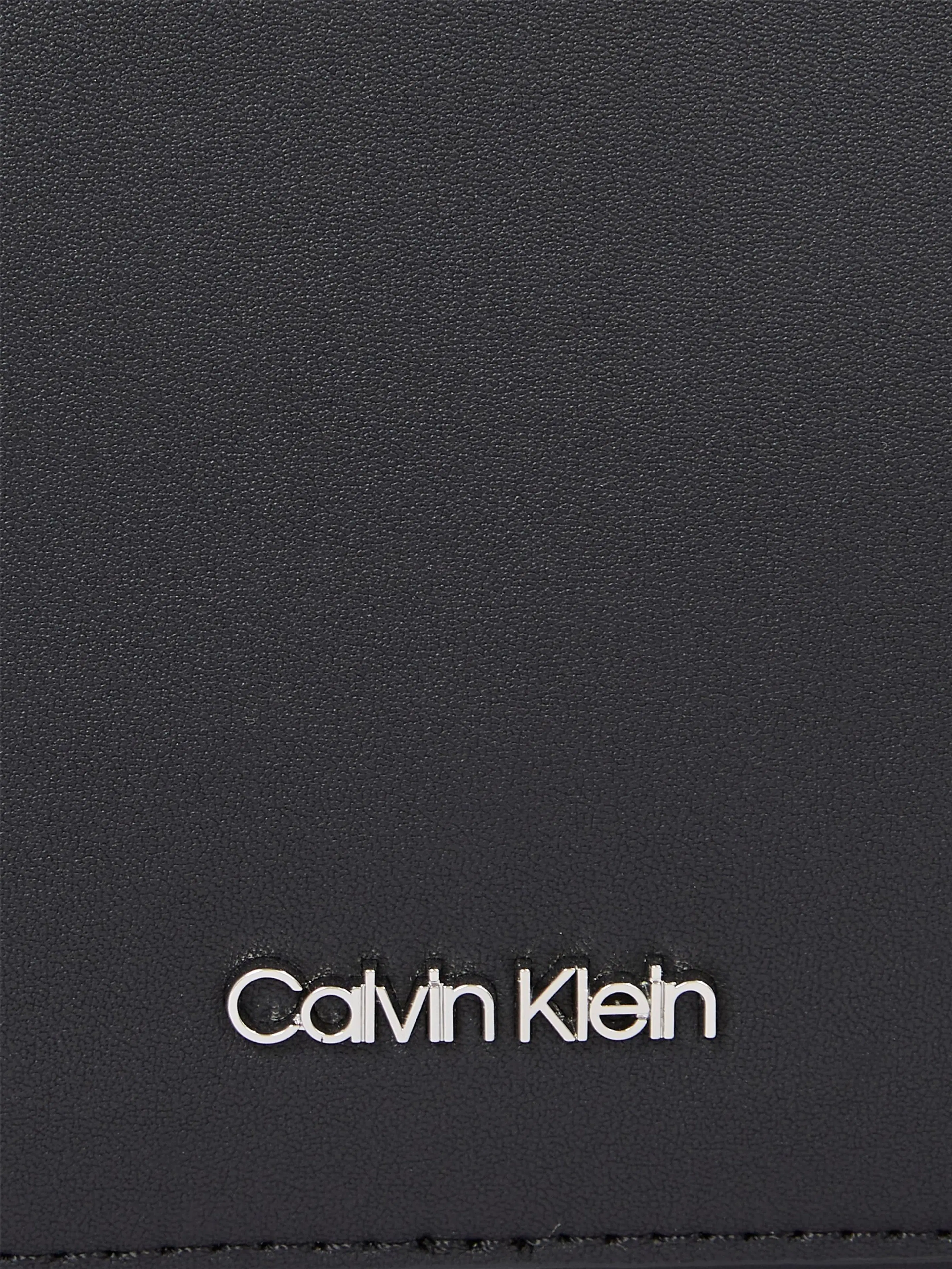 Calvin Klein CK Must kameralaukku
