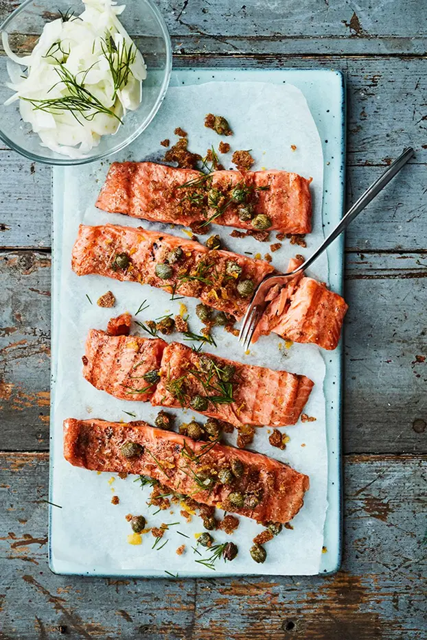 Grillattu hapankorppulohi
