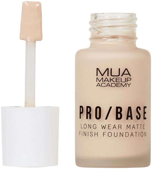 MUA Make Up Academy Pro Base Long Wear Matte Finish Foundation 30 ml 102 meikkivoide