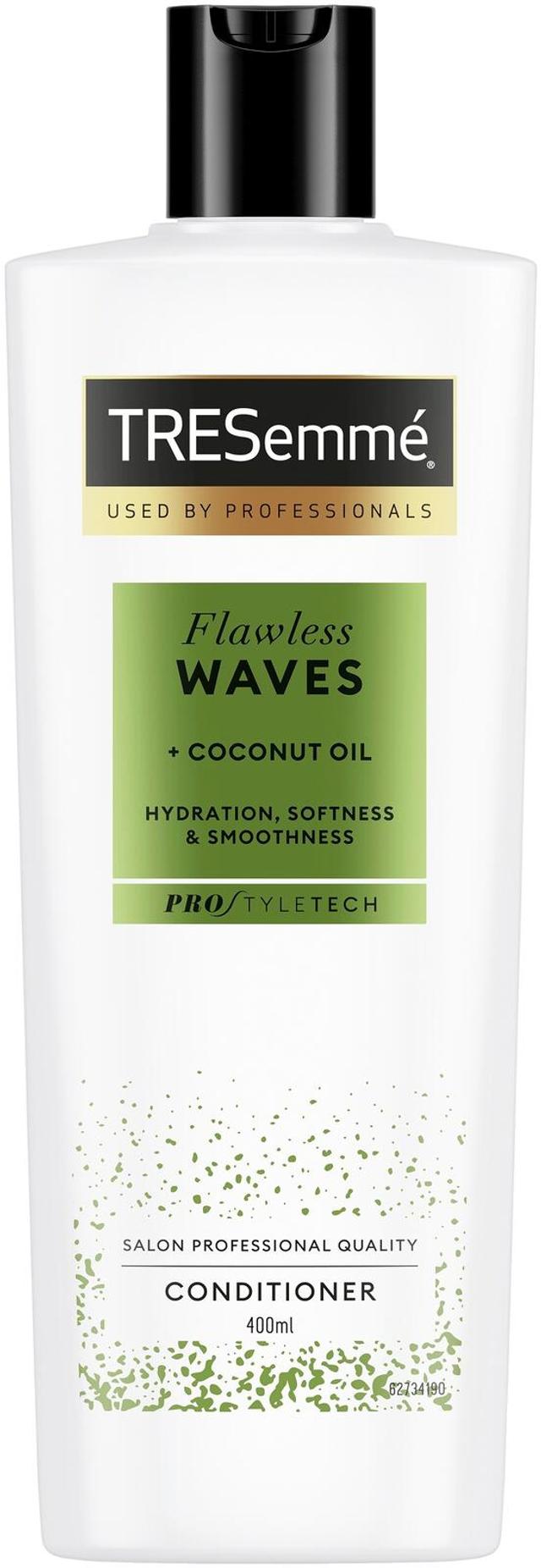 TRESemmé  Flawless Waves Hoitoaine  Ammattimaista laatua   400 ML