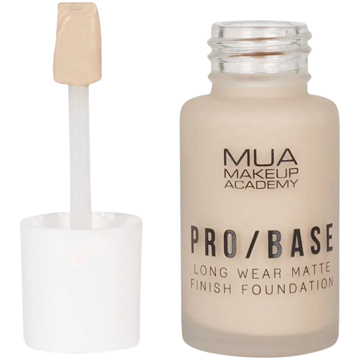 MUA Make Up Academy Pro Base Long Wear Matte Finish Foundation 30 ml 110 meikkivoide