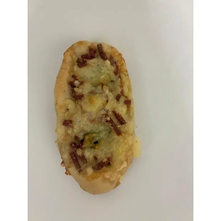 Meetvurstitäytesämpylä