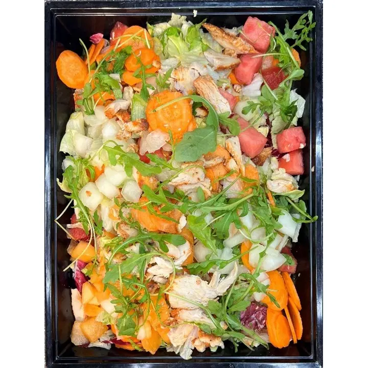 Ruokatori hedelmäinen kanasalaatti